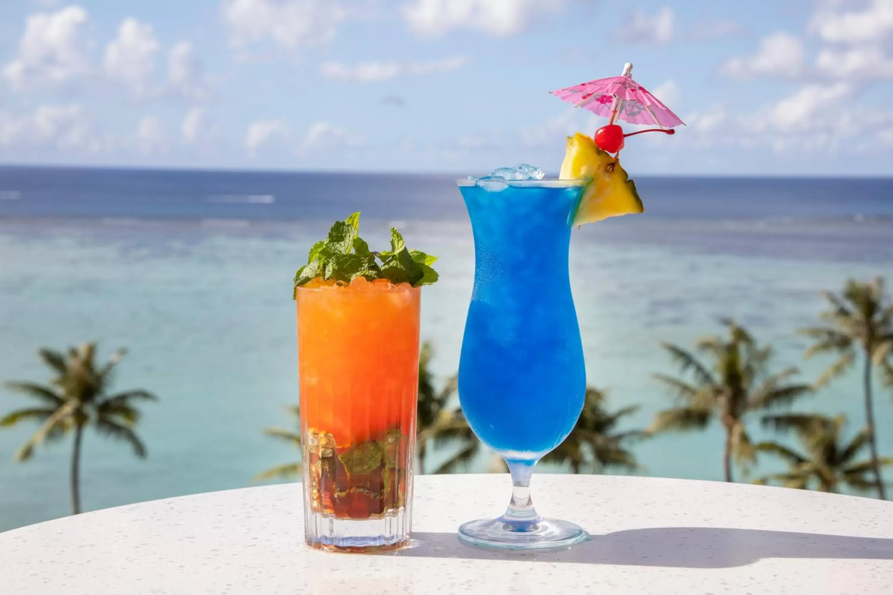 Restaurant/places to eat, Drinks in Crowne Plaza Resort Guam