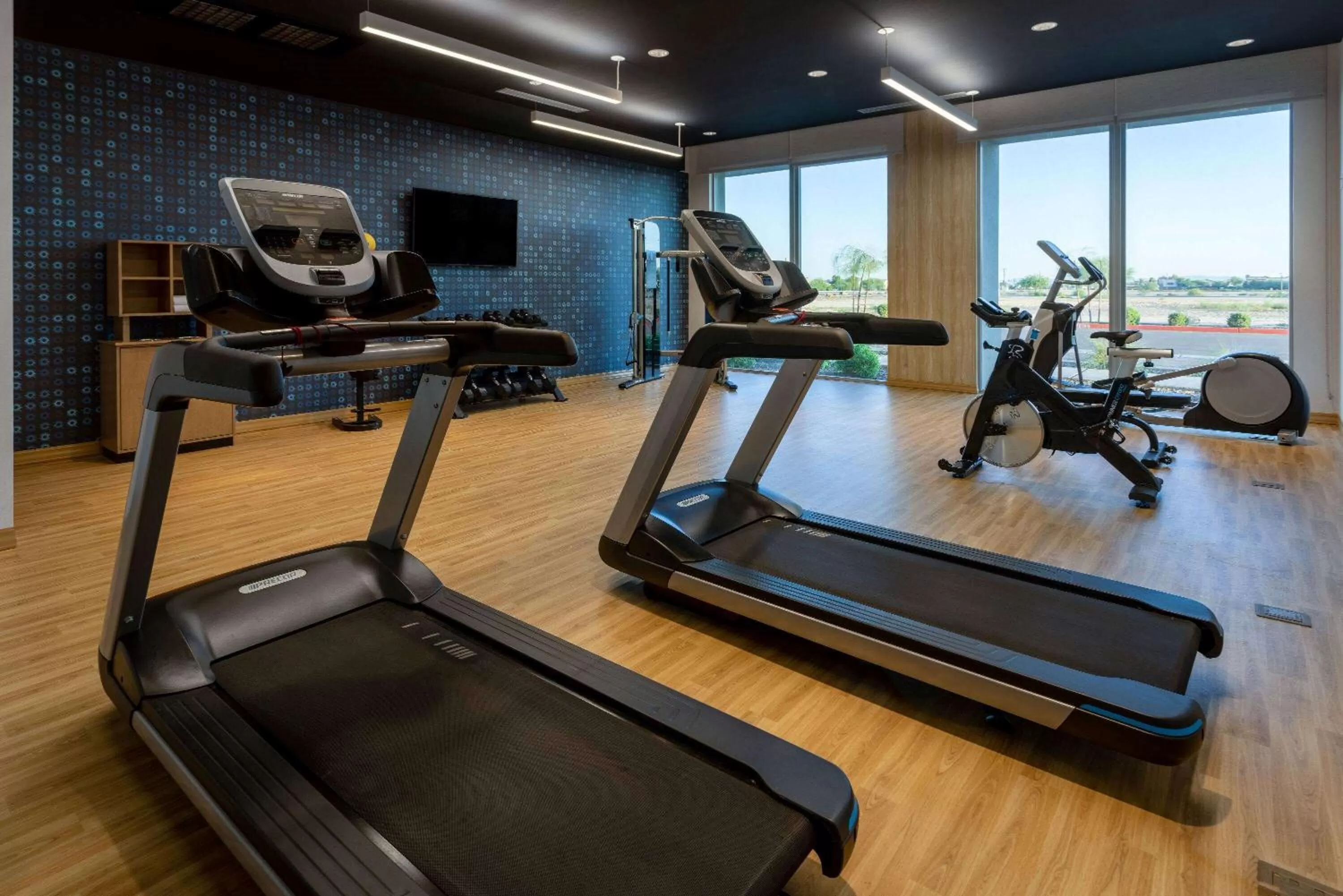 Fitness centre/facilities in La Quinta Inn & Suites by Wyndham Maricopa Copper Sky
