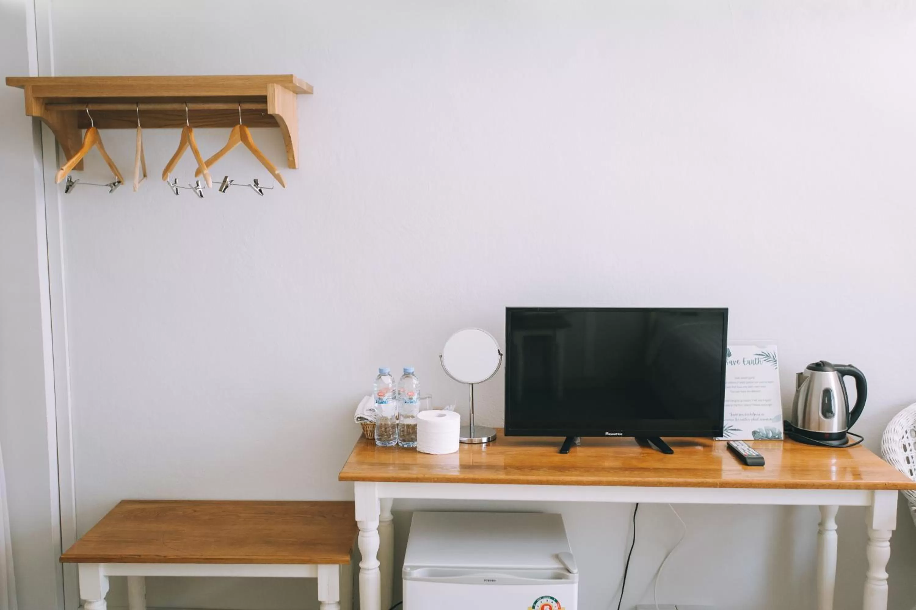 Bedroom, TV/Entertainment Center in J's Cafe and Poshtel