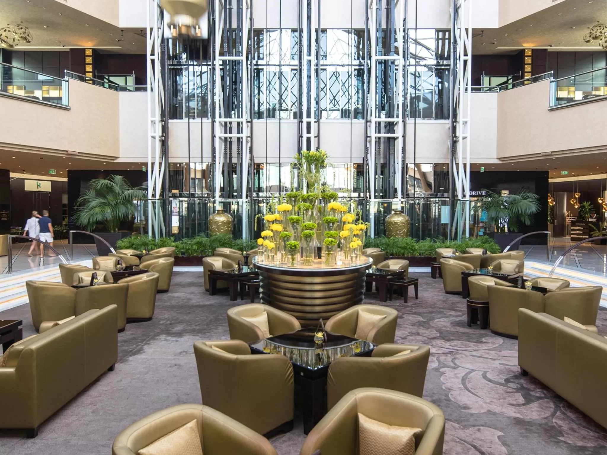 Restaurant/places to eat in Jumeirah Emirates Towers