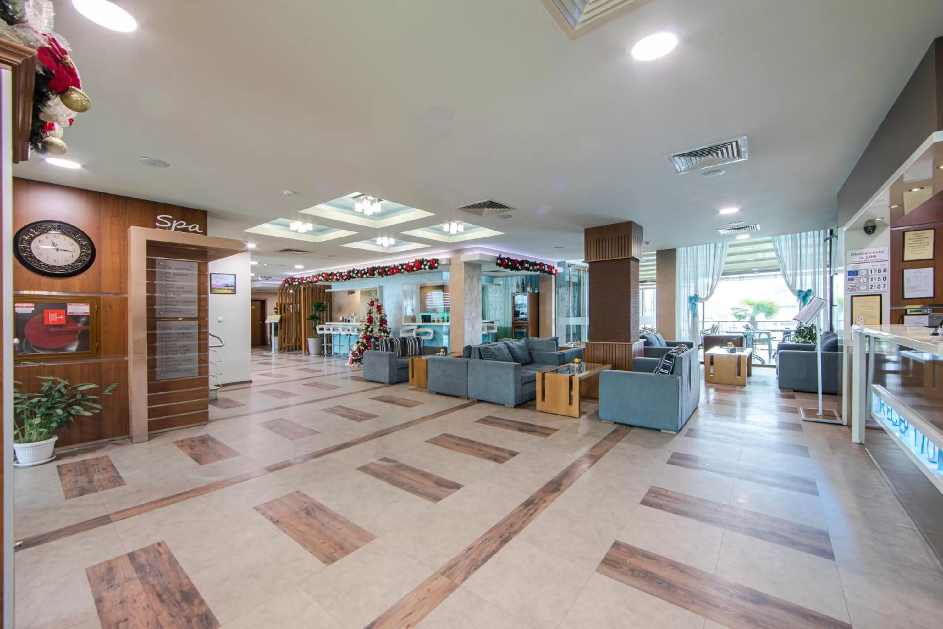 Lobby or reception in Spa Hotel Ezeretz Blagoevgrad
