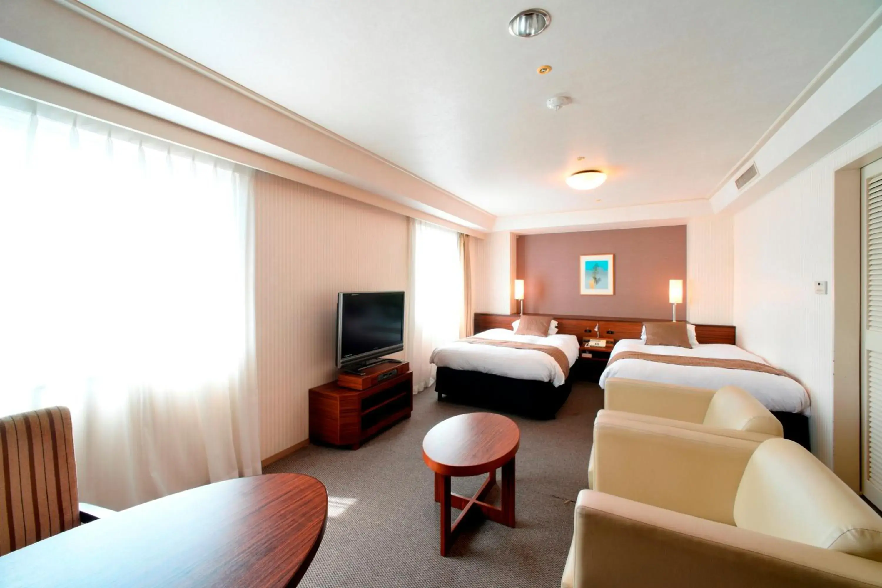 Photo of the whole room, Bed in Alpico Plaza Hotel Photo of the whole room, Bed in Alpico Plaza Hotel