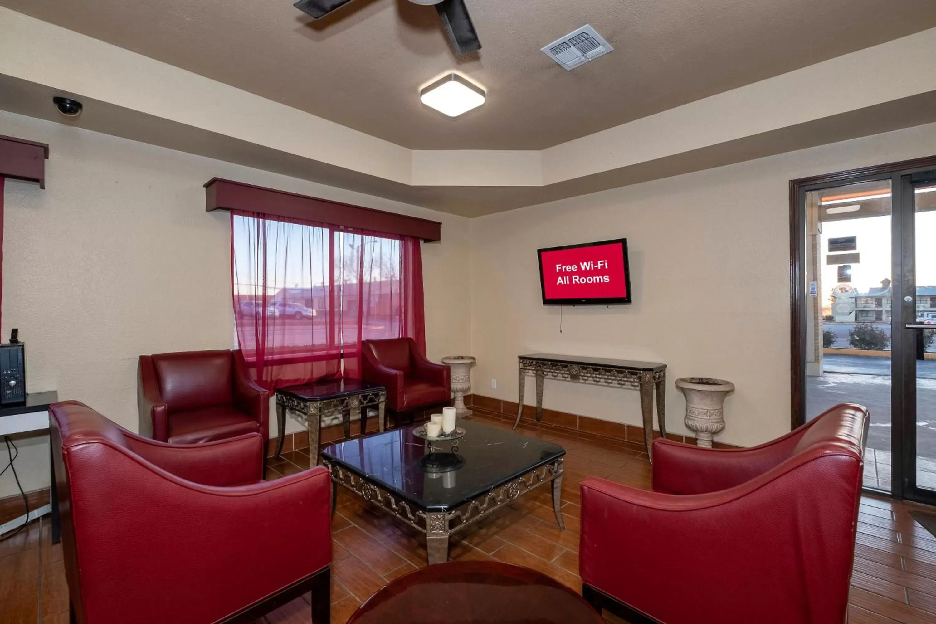 Lobby or reception, Lounge/Bar in Red Roof Inn Childress