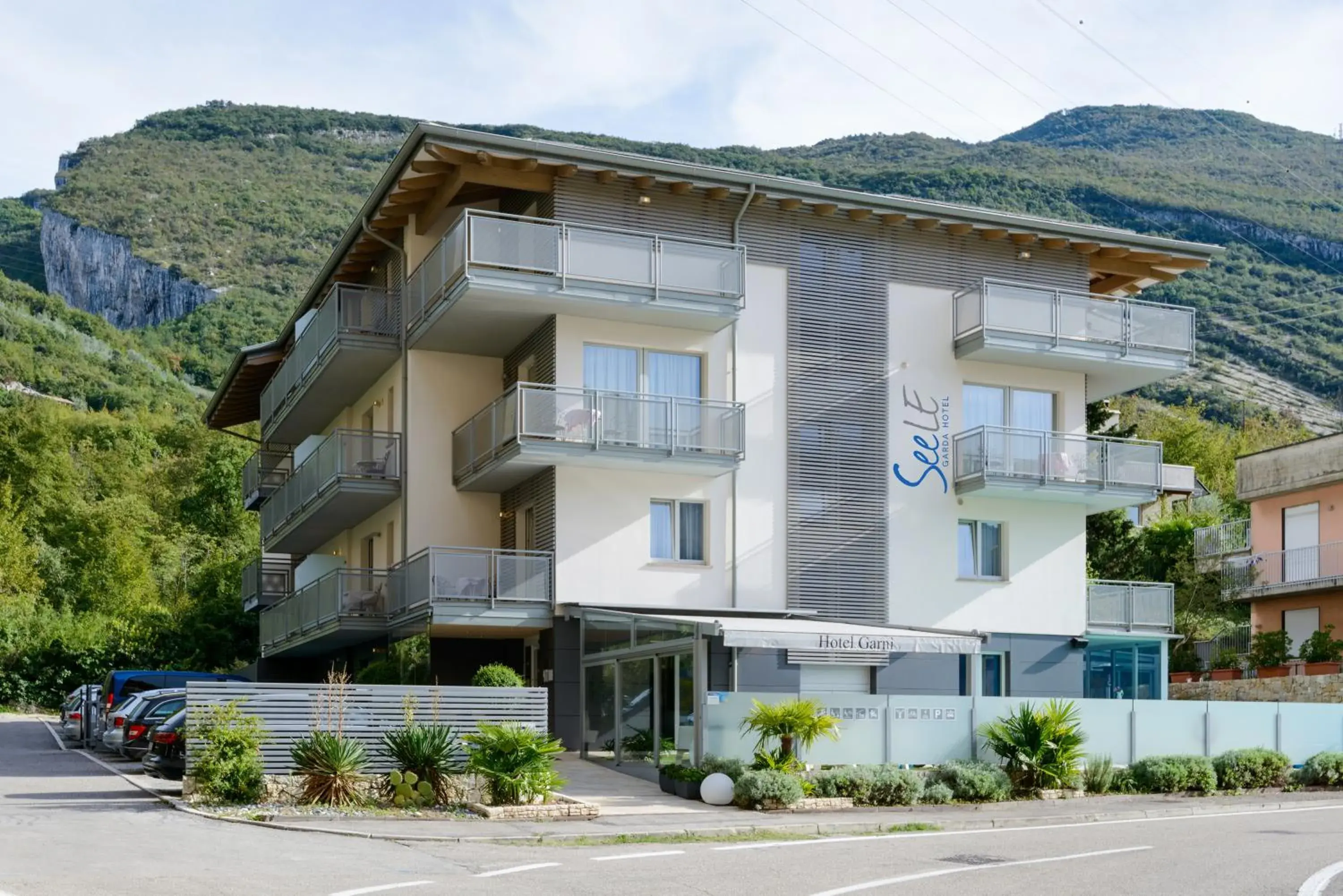 Facade/entrance, Property Building in SeeLE Garda Hotel