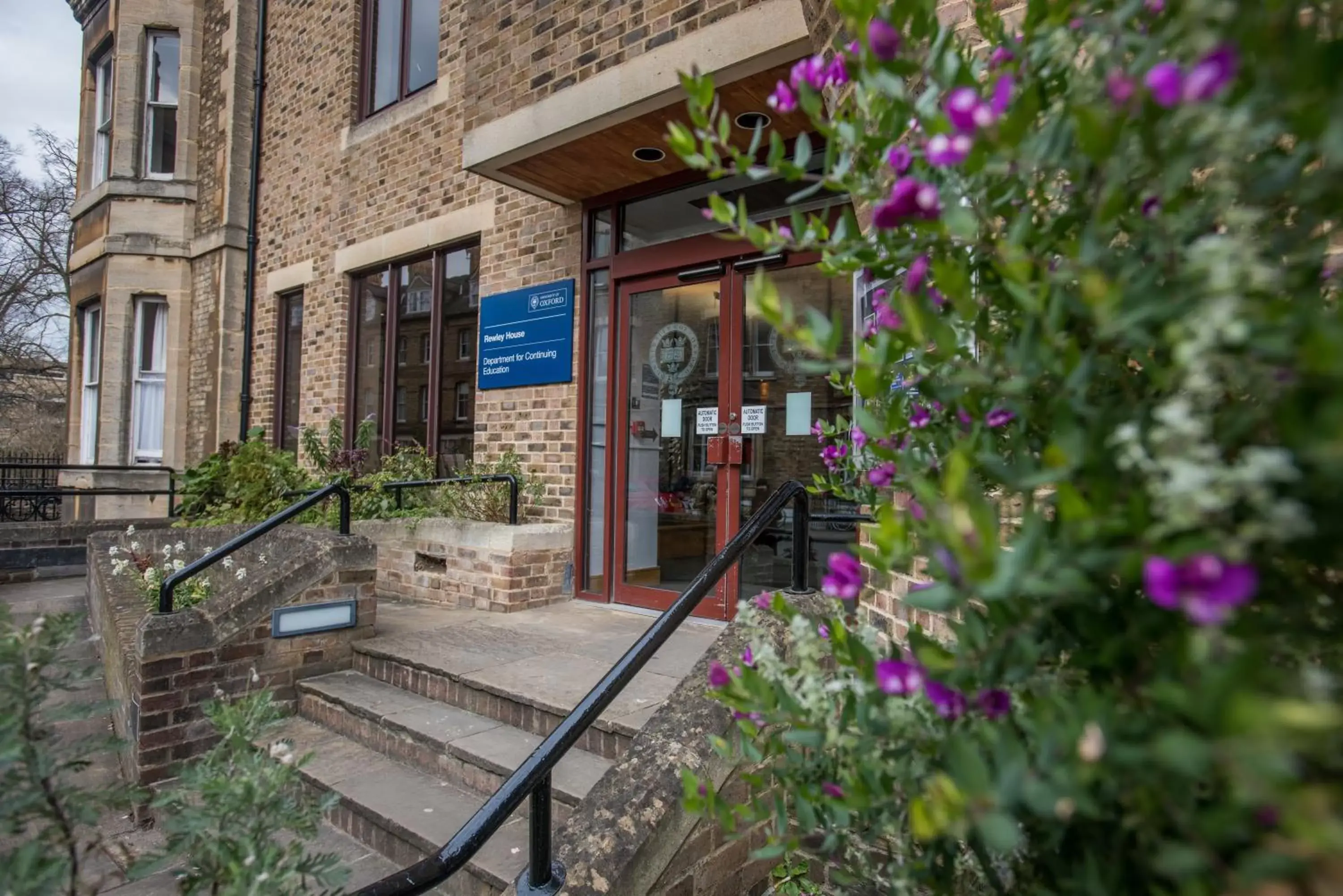 Facade/entrance in Rewley House University of Oxford