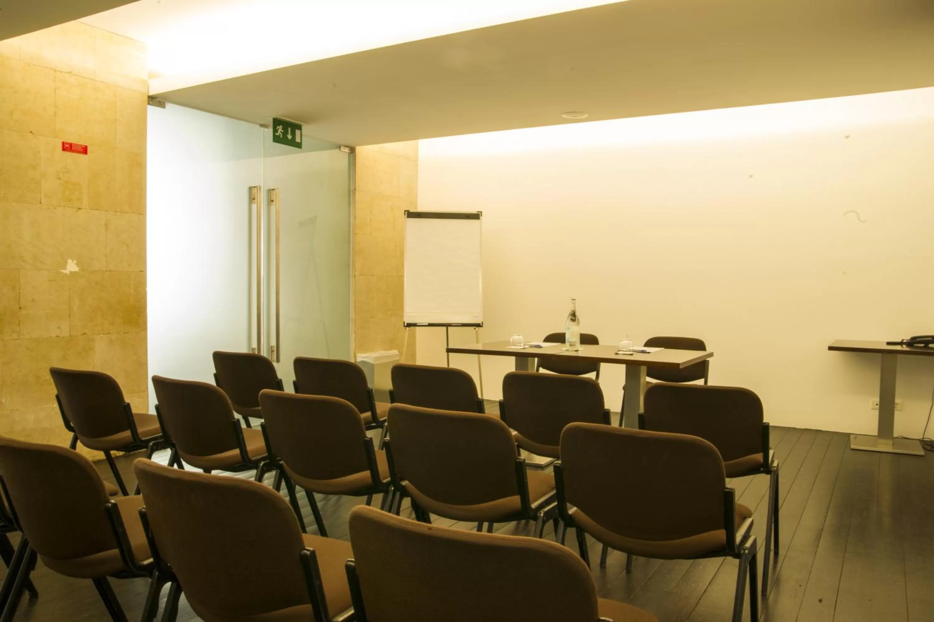 Business facilities in Hotel Jeronimos 8