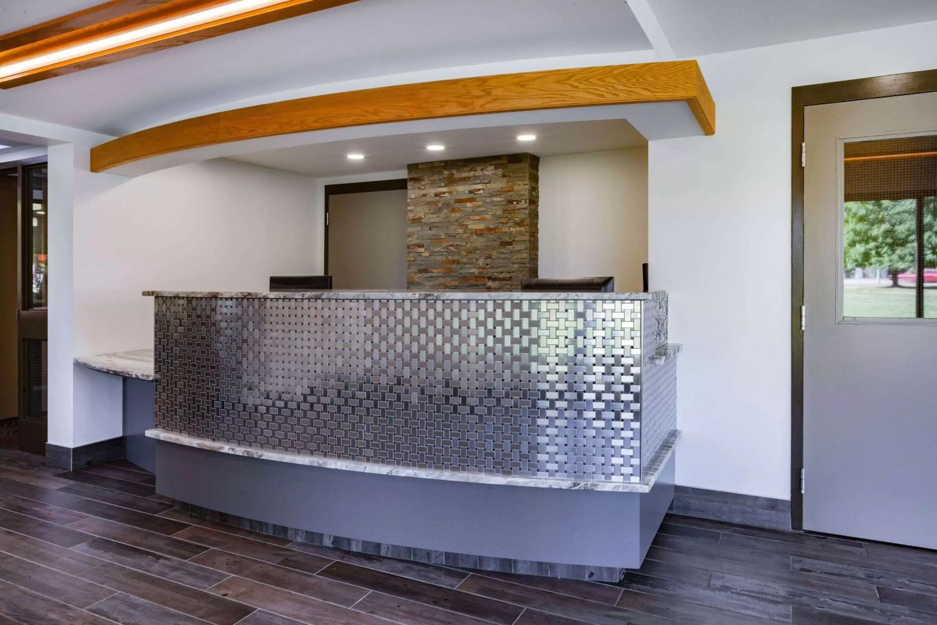 Lobby or reception in Super 8 by Wyndham Ambassador Bridge Windsor ON Lobby or reception in Super 8 by Wyndham Ambassador Bridge Windsor ON