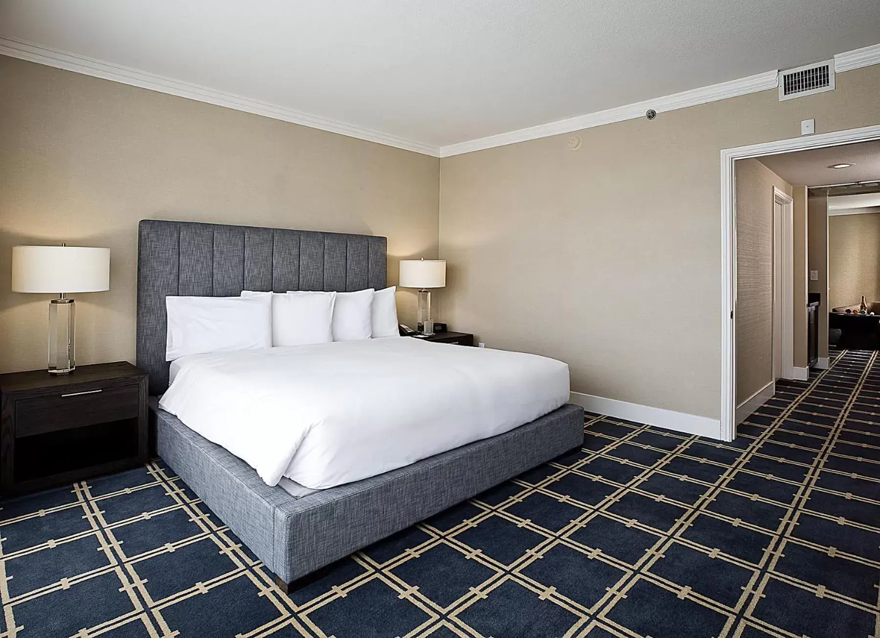 Photo of the whole room, Bed in Grand Hotel Photo of the whole room, Bed in Grand Hotel