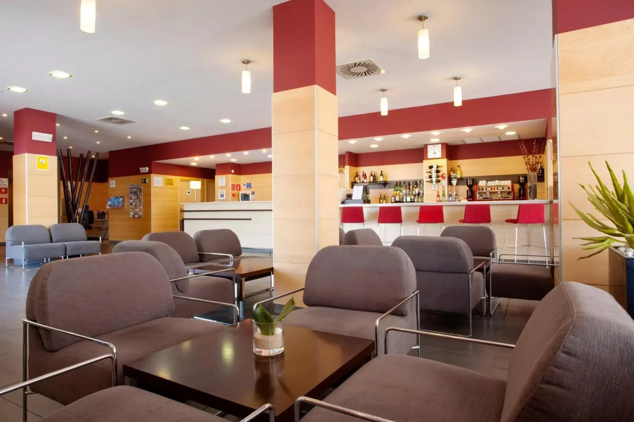 Property building, Lounge/Bar in Holiday Inn Express Málaga Airport, an IHG Hotel
