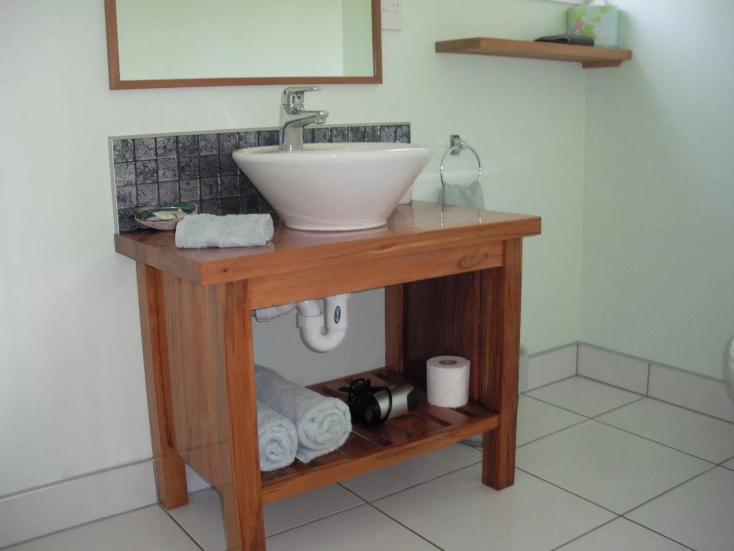 Toilet in Mahinapua Retreat B&B