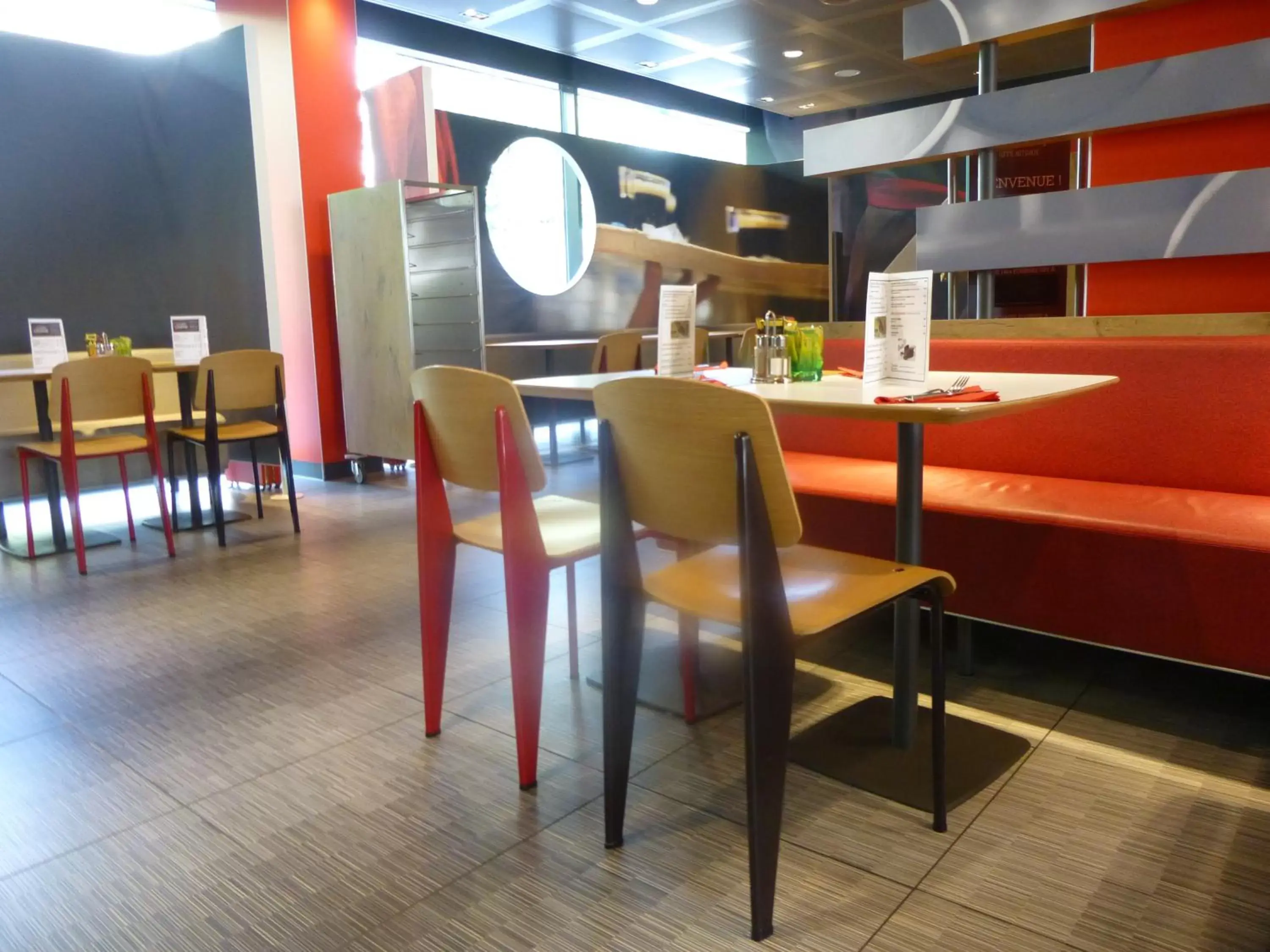 Restaurant/Places to Eat in ibis Genève Centre Nations