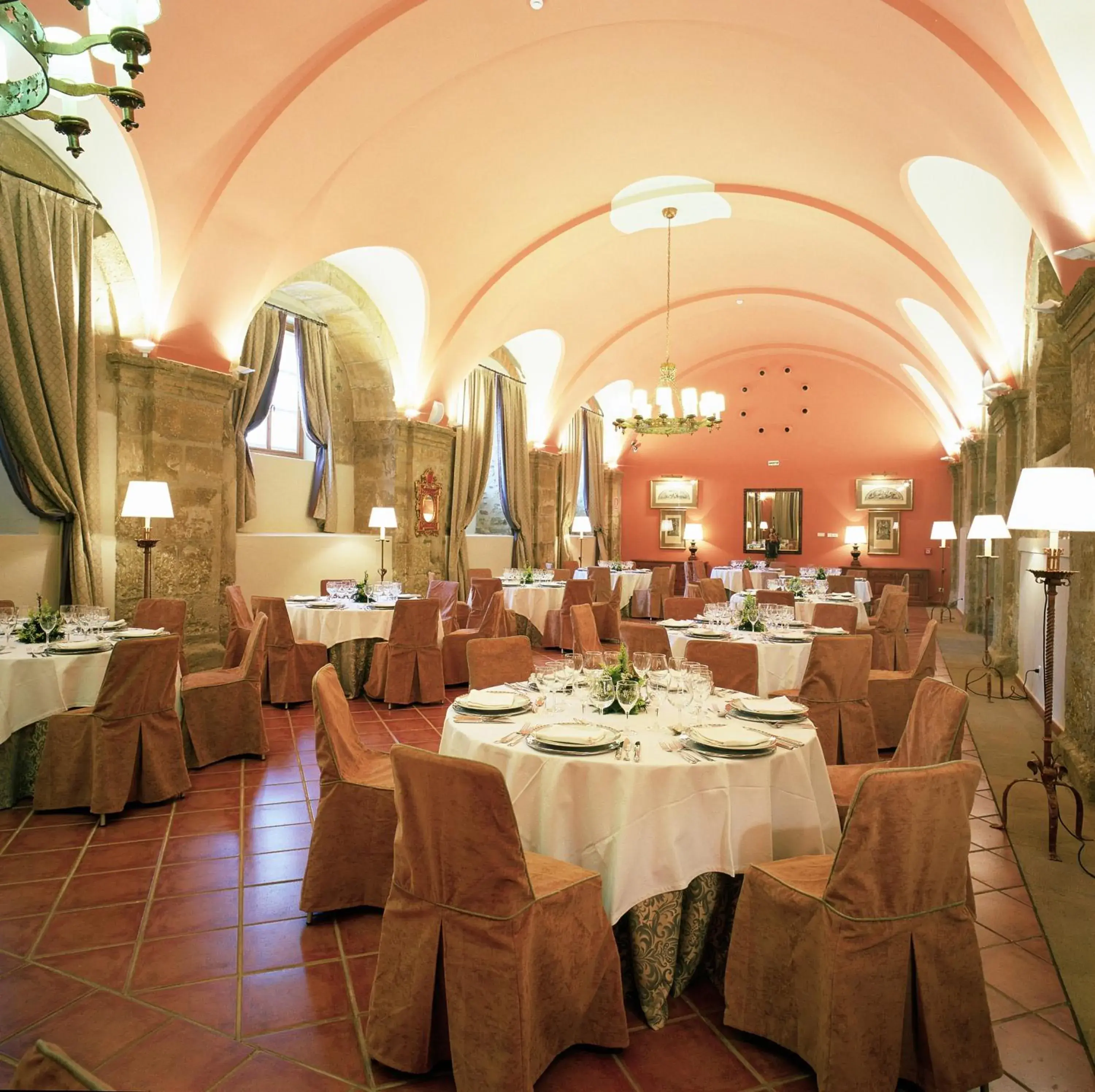 Banquet/Function facilities, Restaurant/Places to Eat in Parador de Santo Domingo Bernardo de Fresneda