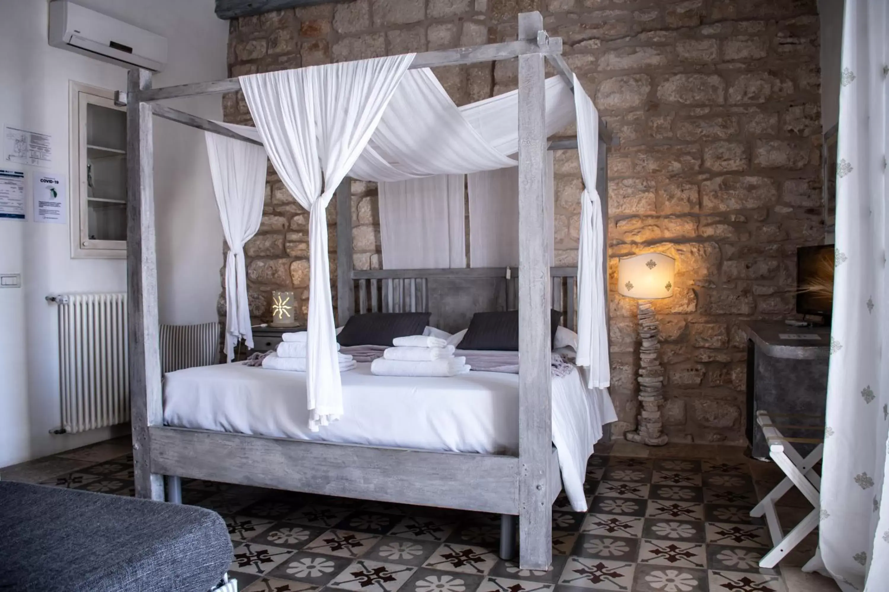 Bedroom, Bed in Antico Mondo Rooms & Suites