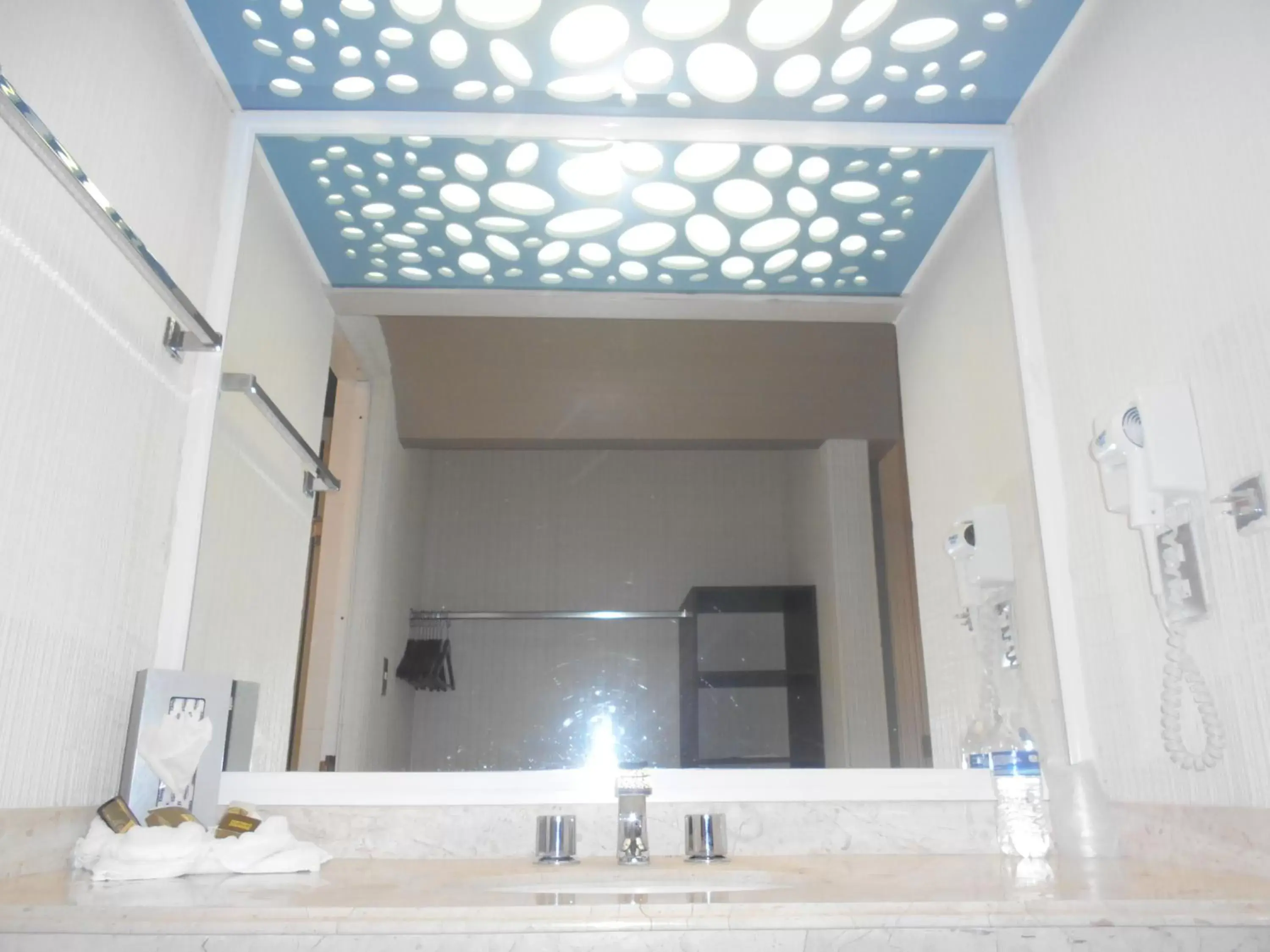Decorative detail, Bathroom in Hotel Puente Real