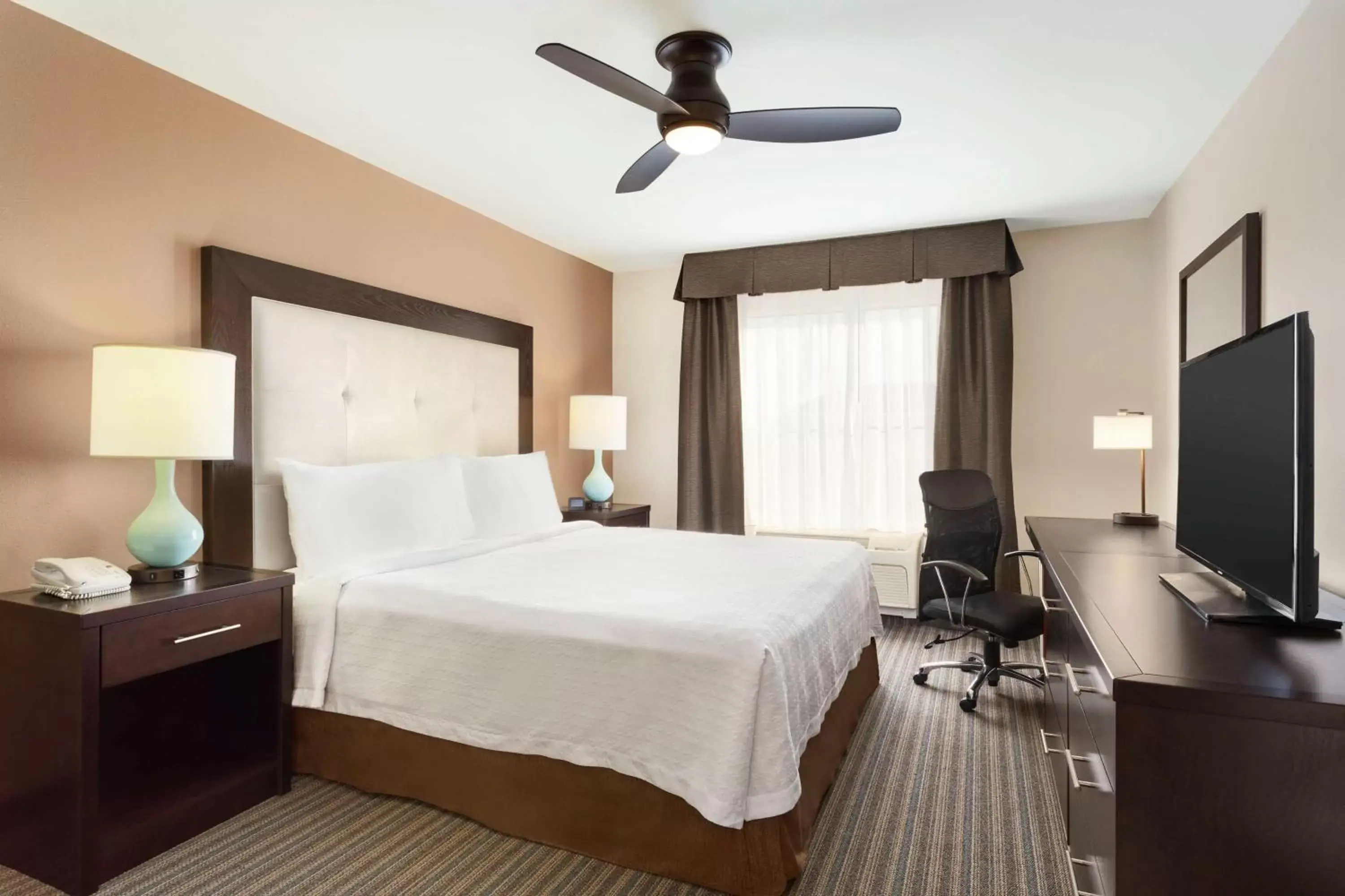 Bed in Homewood Suites by Hilton Fargo