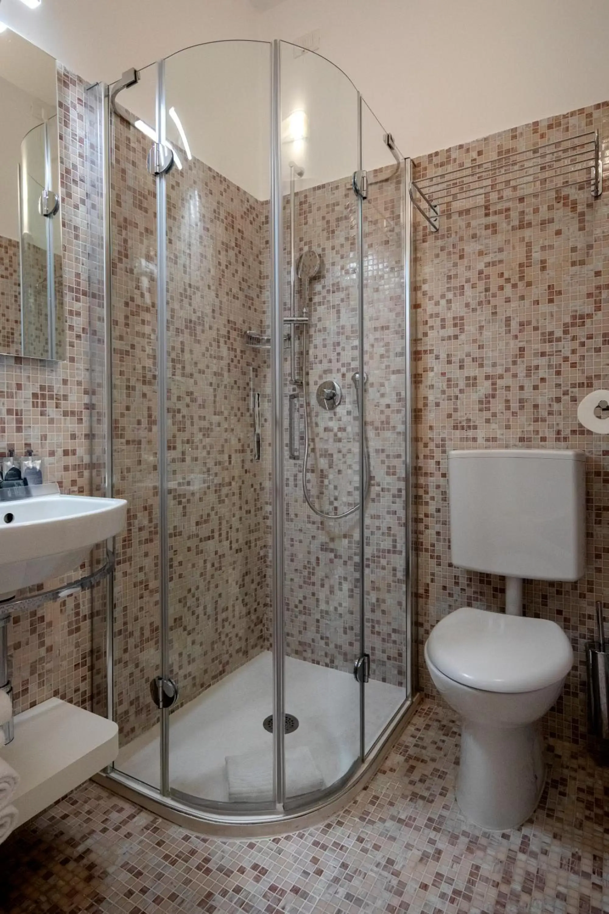 Shower, Bathroom in Alle Guglie Boutique Hotel