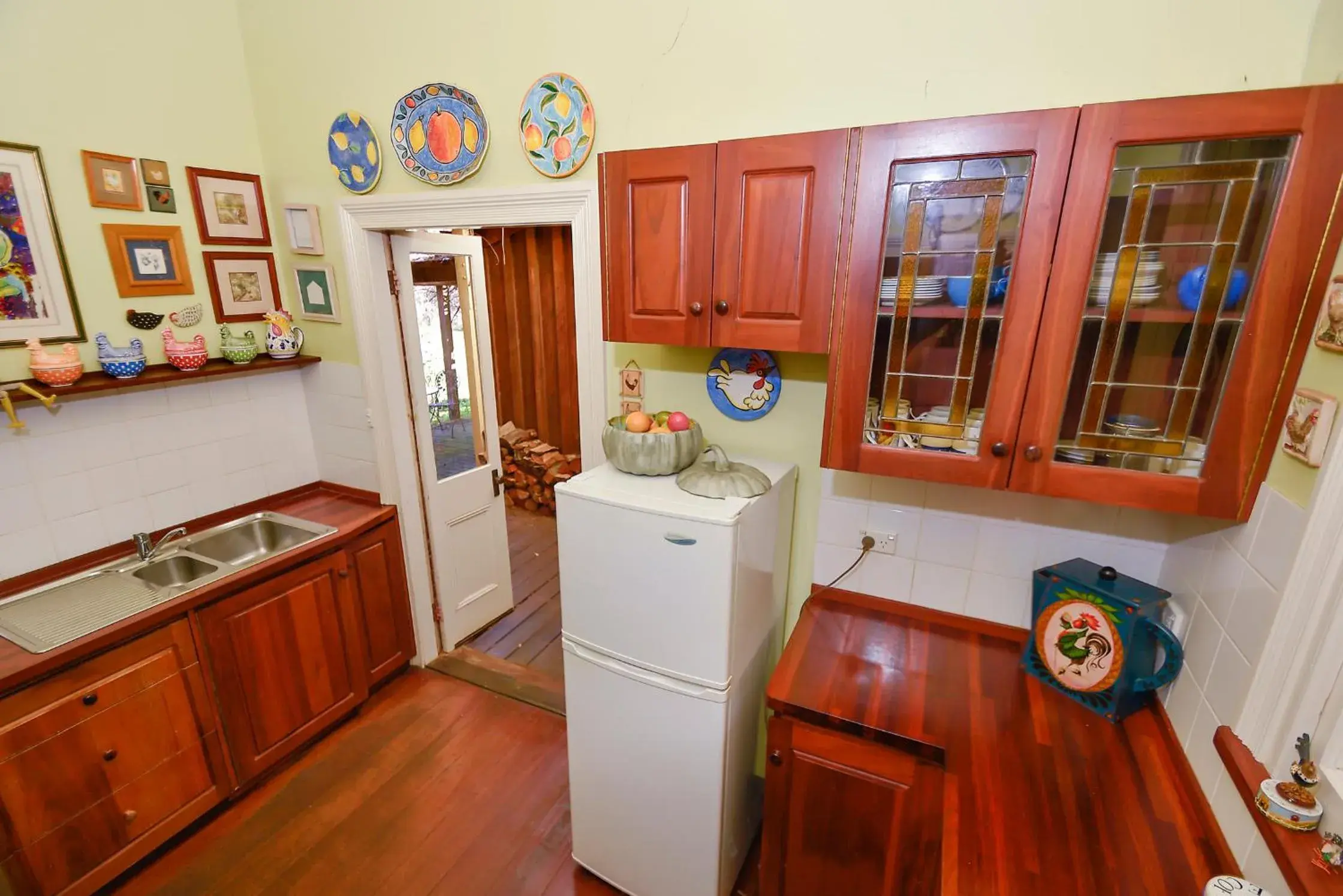 Communal kitchen, Kitchen/Kitchenette in Ford House Retreat