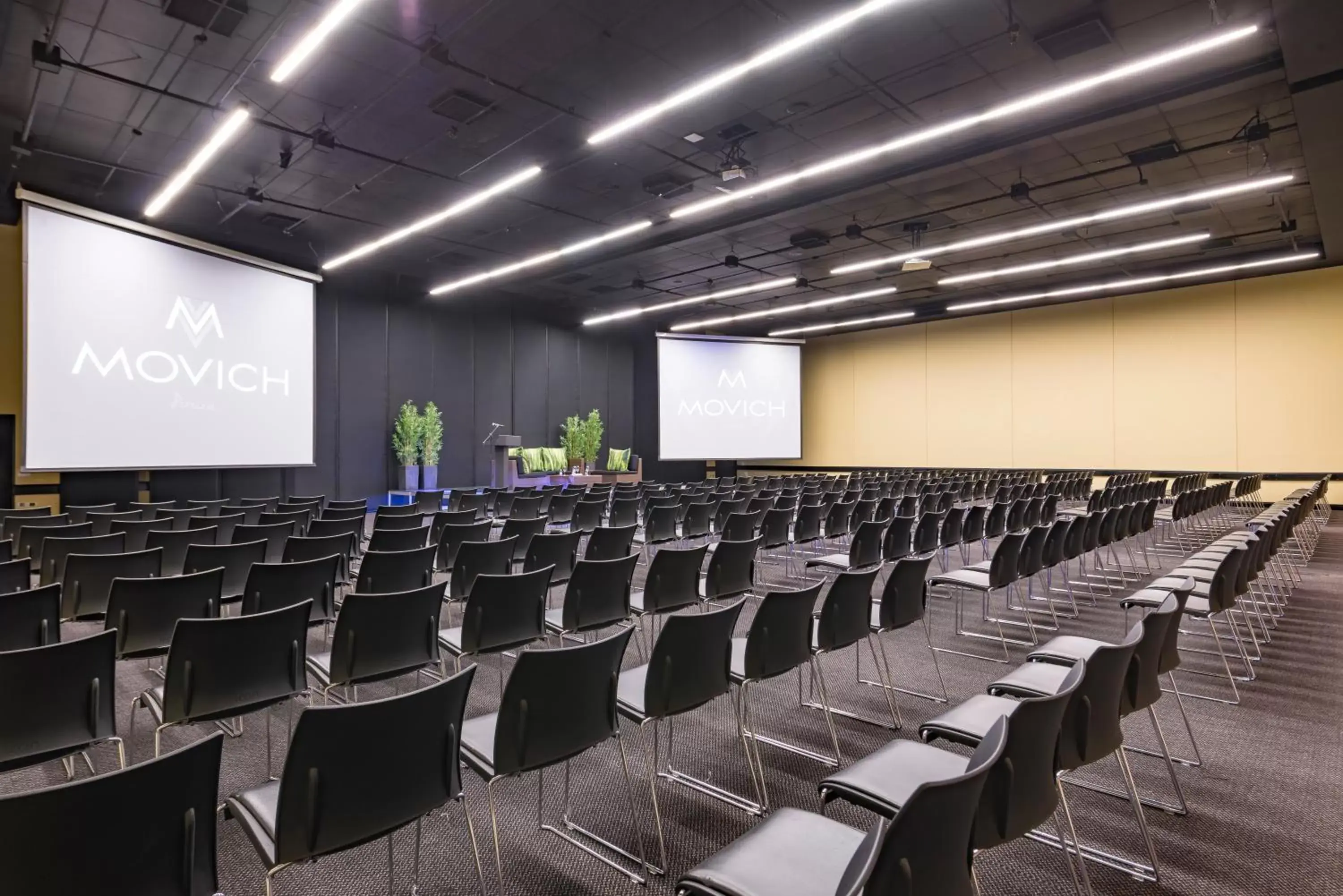 Meeting/conference room in Movich Hotel de Pereira