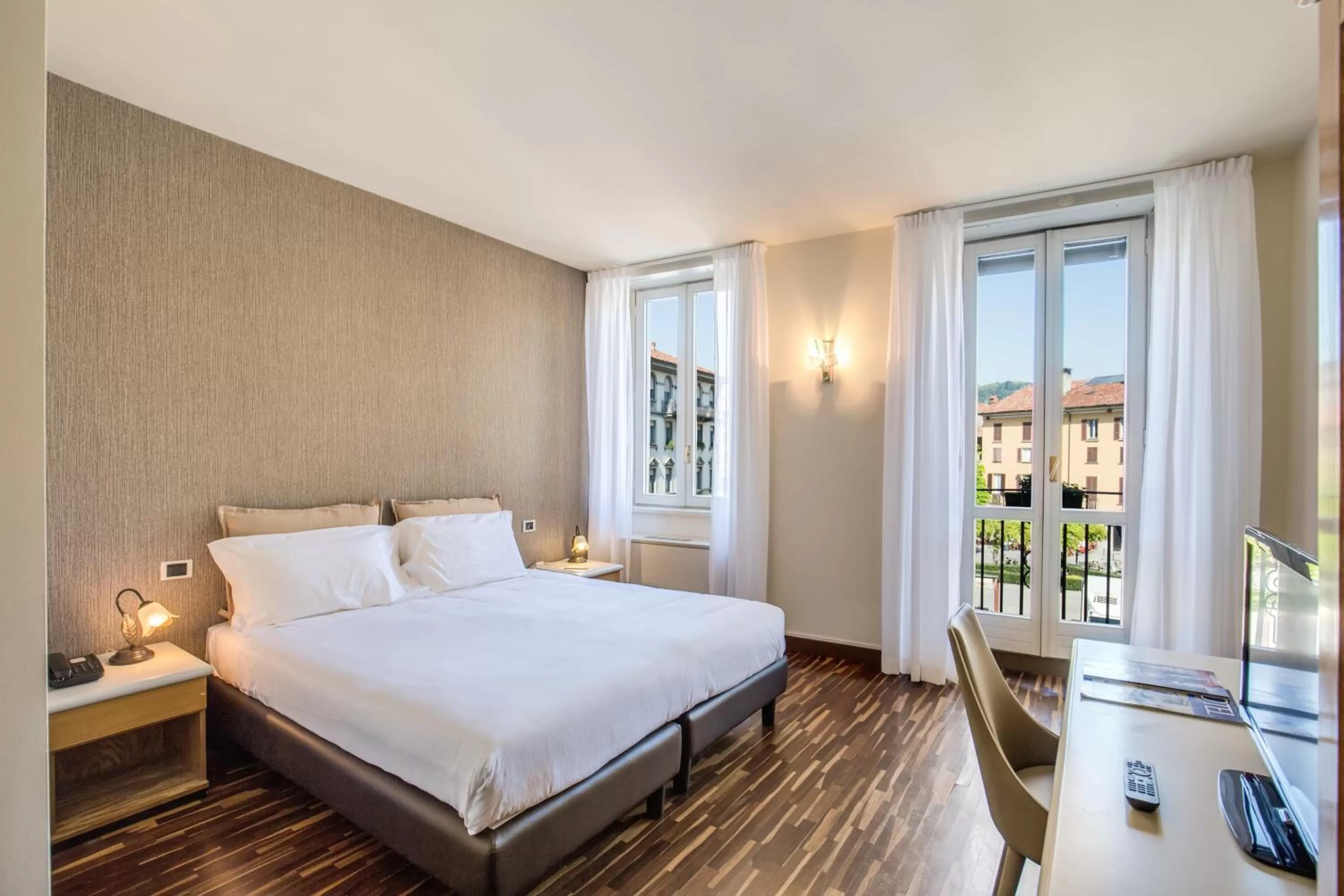 Day, Bed in Albergo Firenze