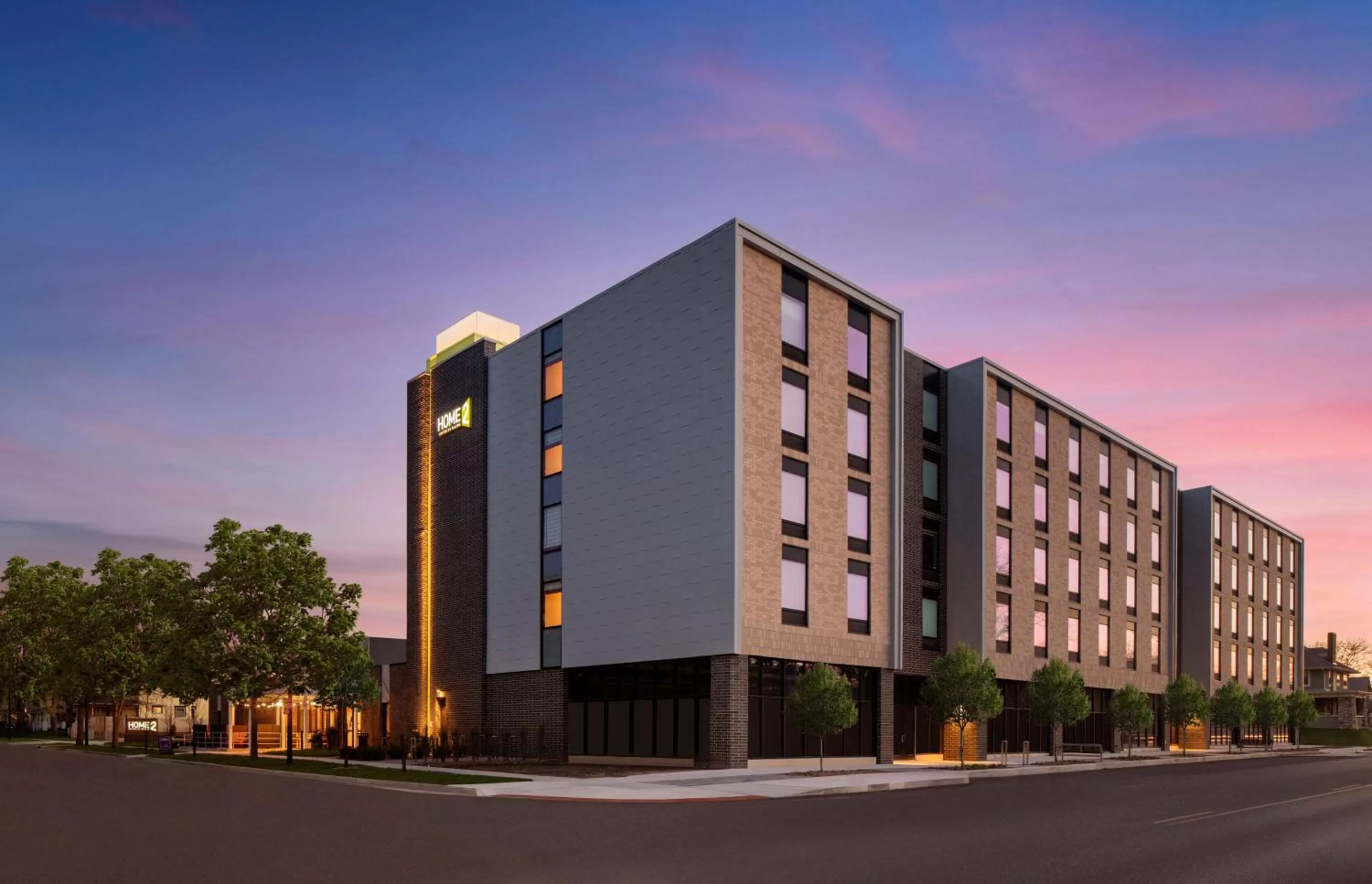 Property building in Home2 Suites by Hilton Des Moines at Drake University