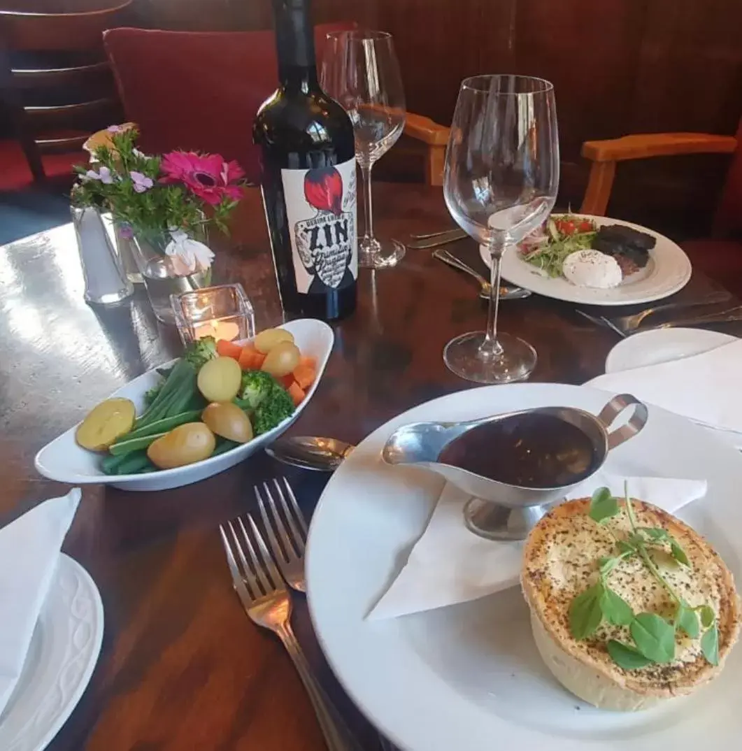 Lunch and Dinner in Kings Arms Hotel