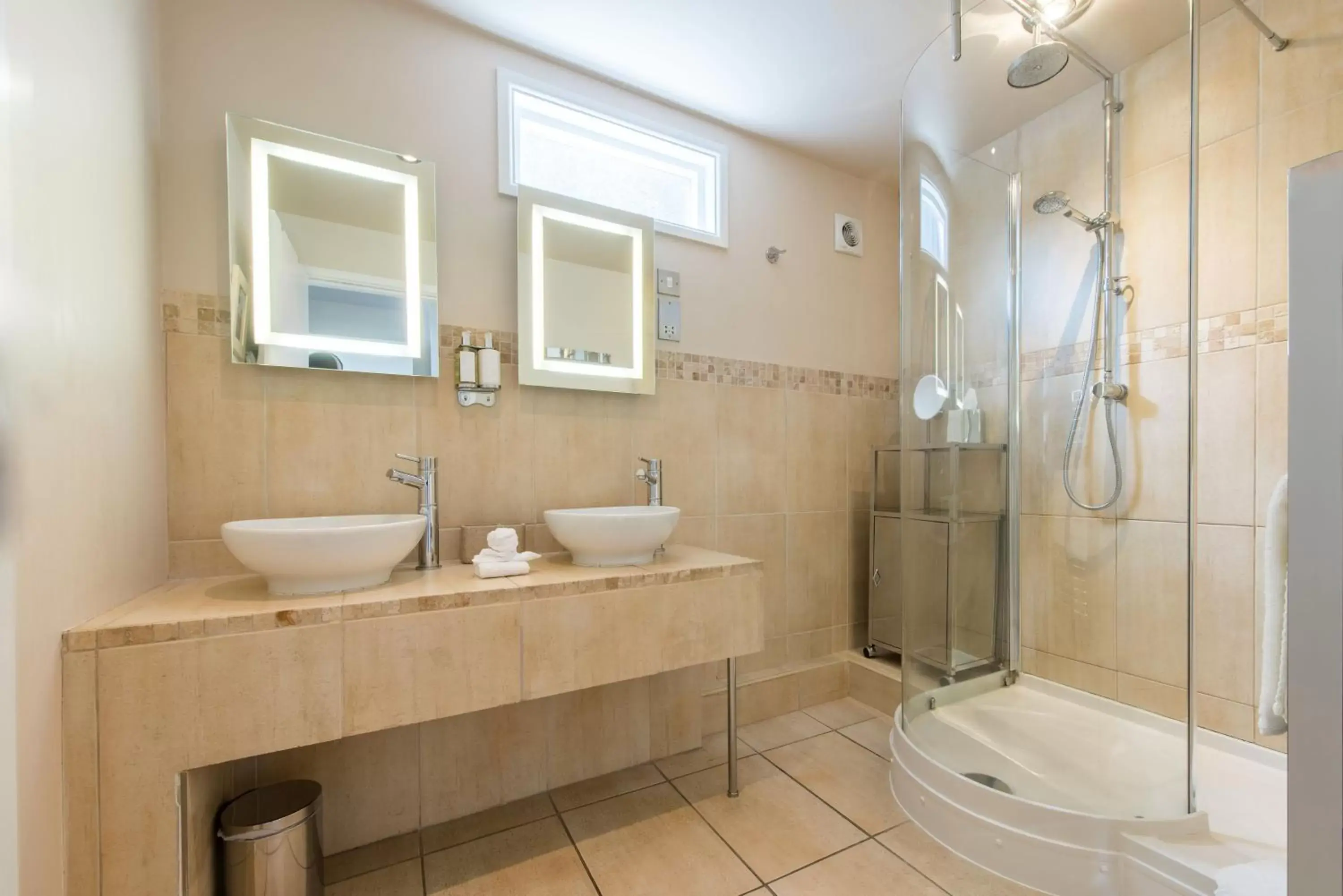 Shower, Bathroom in The Old Quay House Hotel