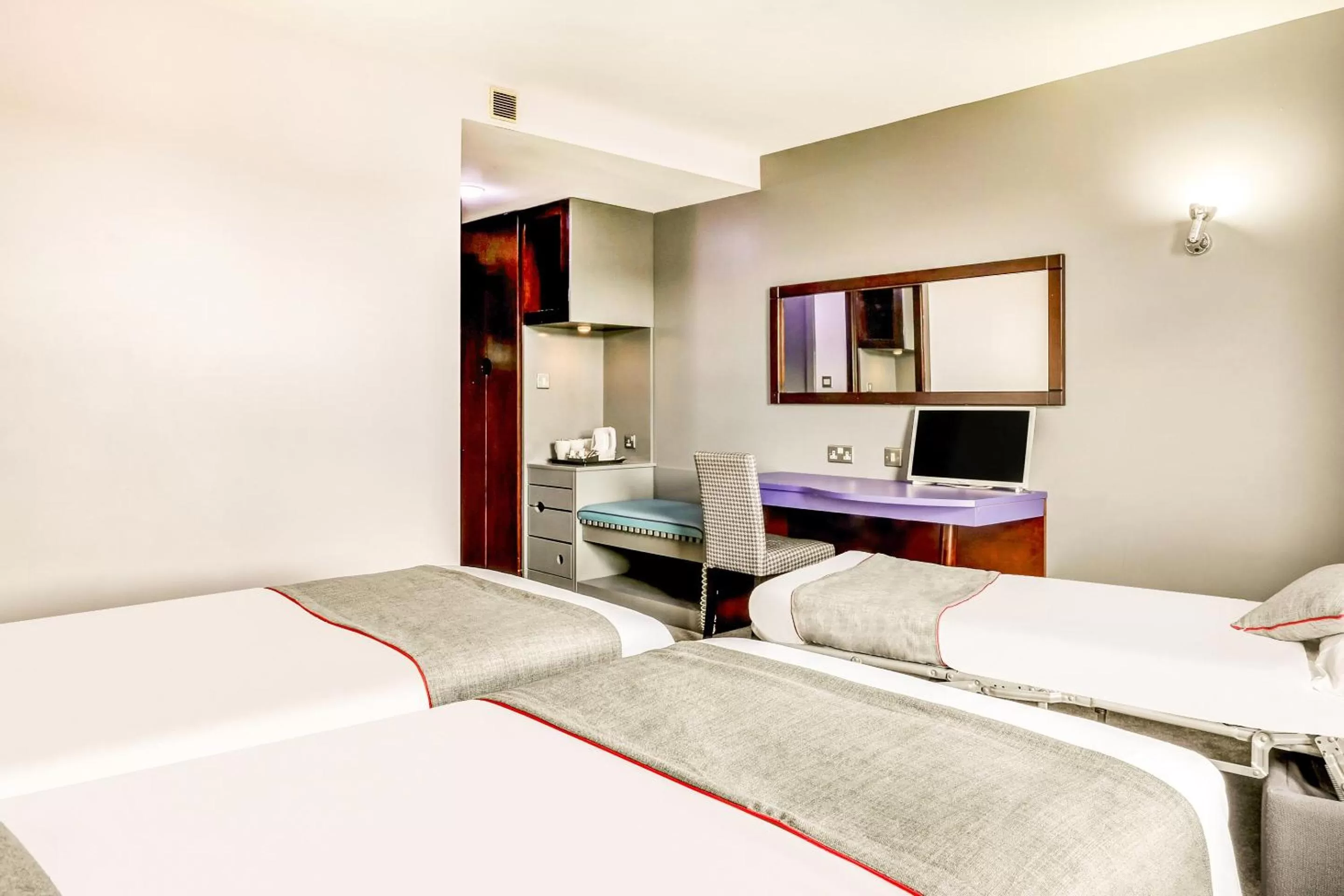 Bed in Best Western Sheffield City Hotel