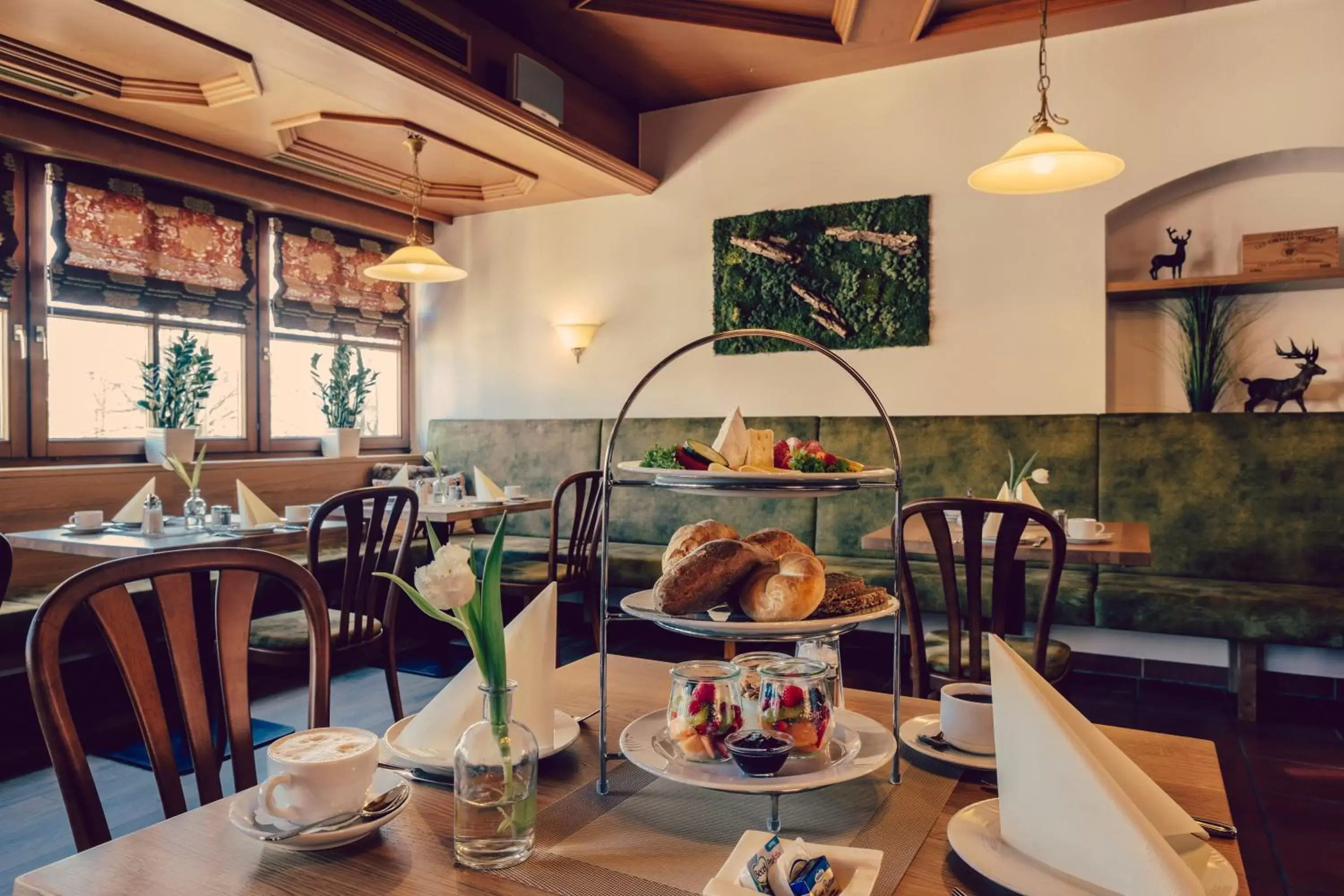 Breakfast, Restaurant/Places to Eat in Landhotel Hallnberg