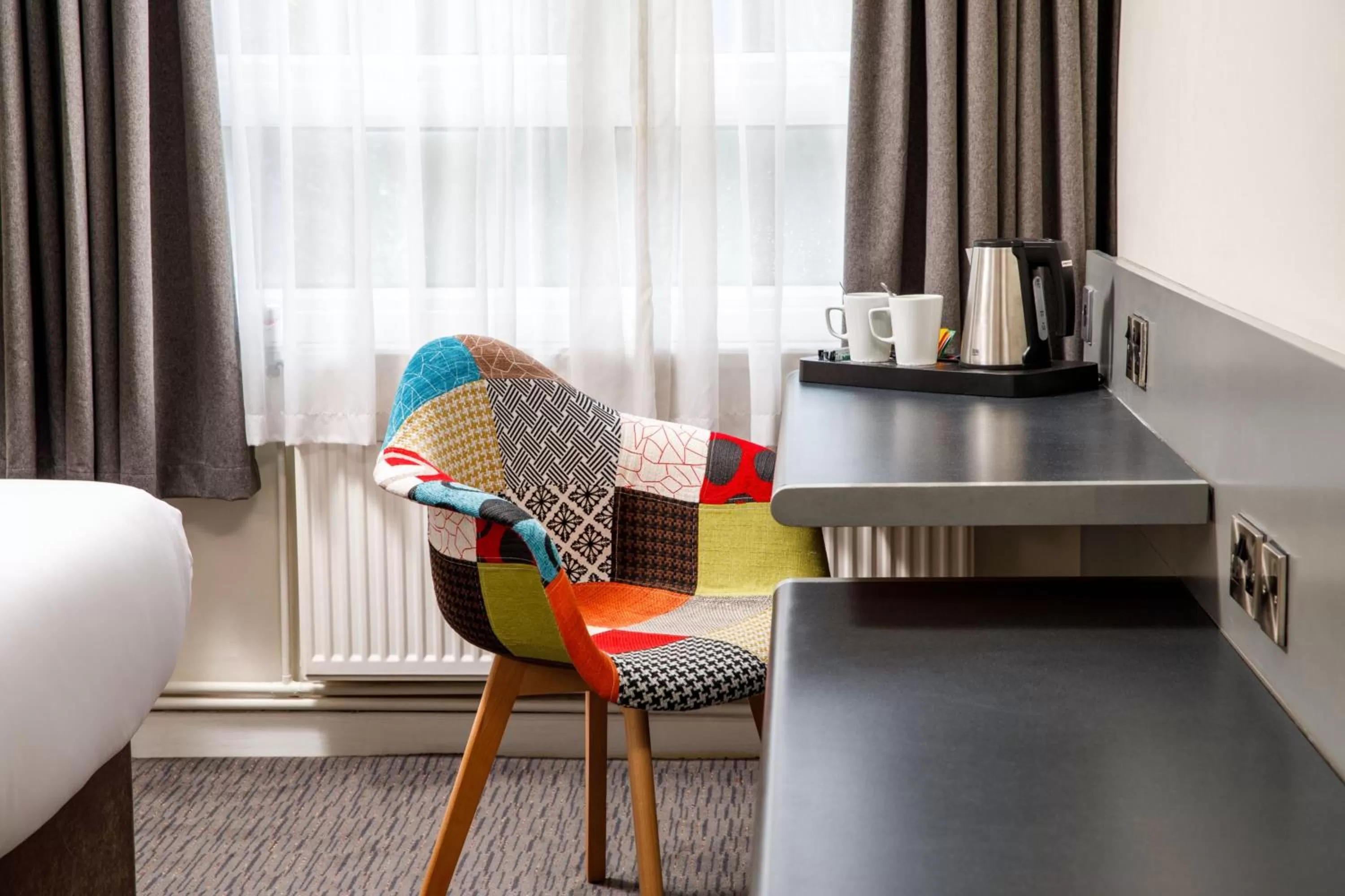 Coffee/tea facilities in Mercure Chester Abbots Well Hotel