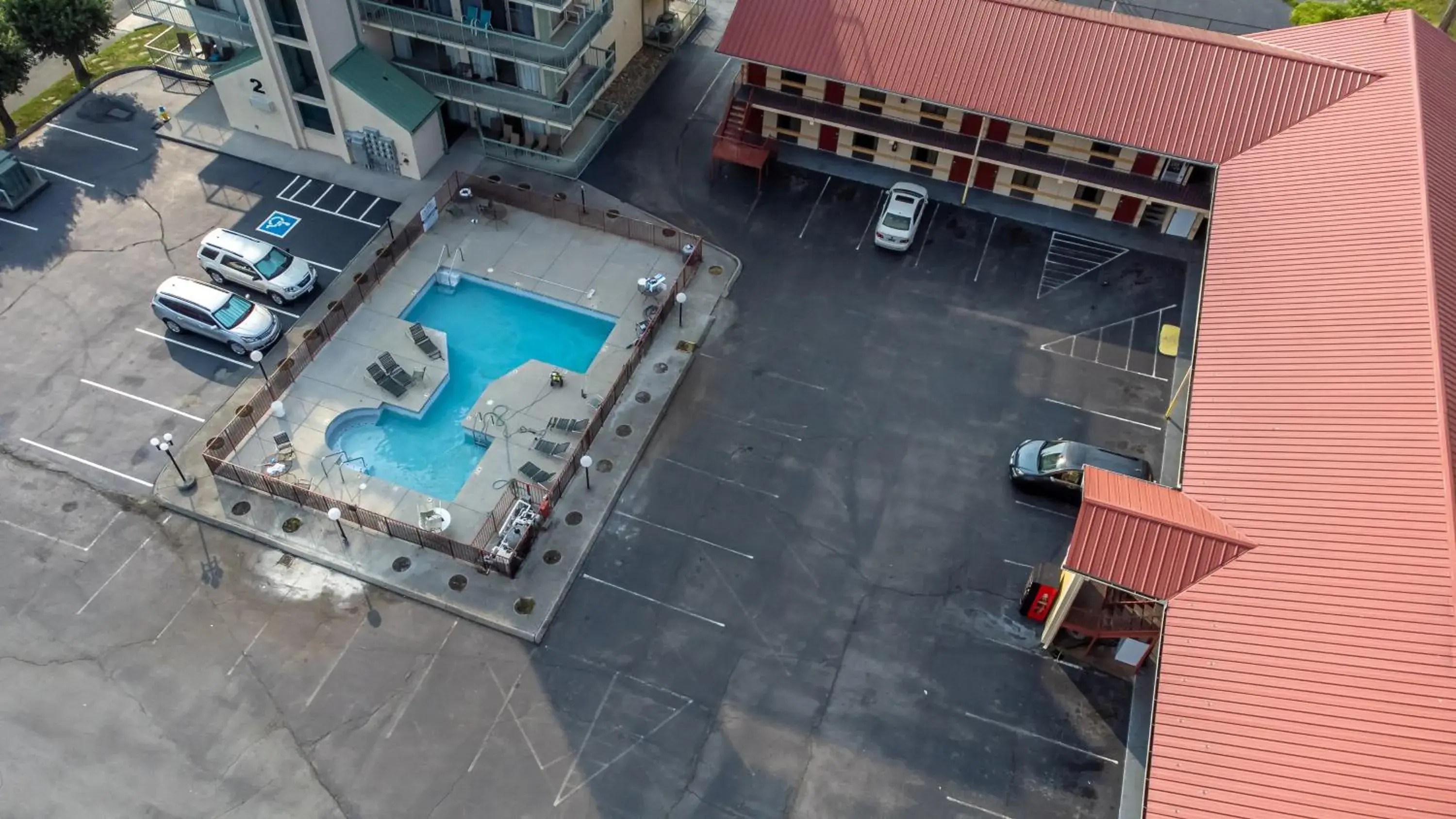 Property building, Pool View in River Place Inn