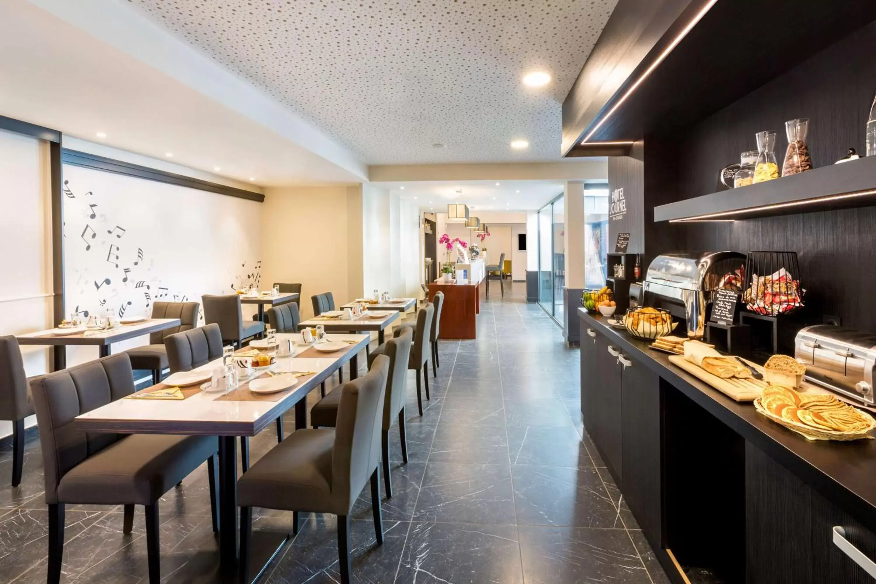 Restaurant/Places to Eat in Best Western Hôtel Journel Paris Sud