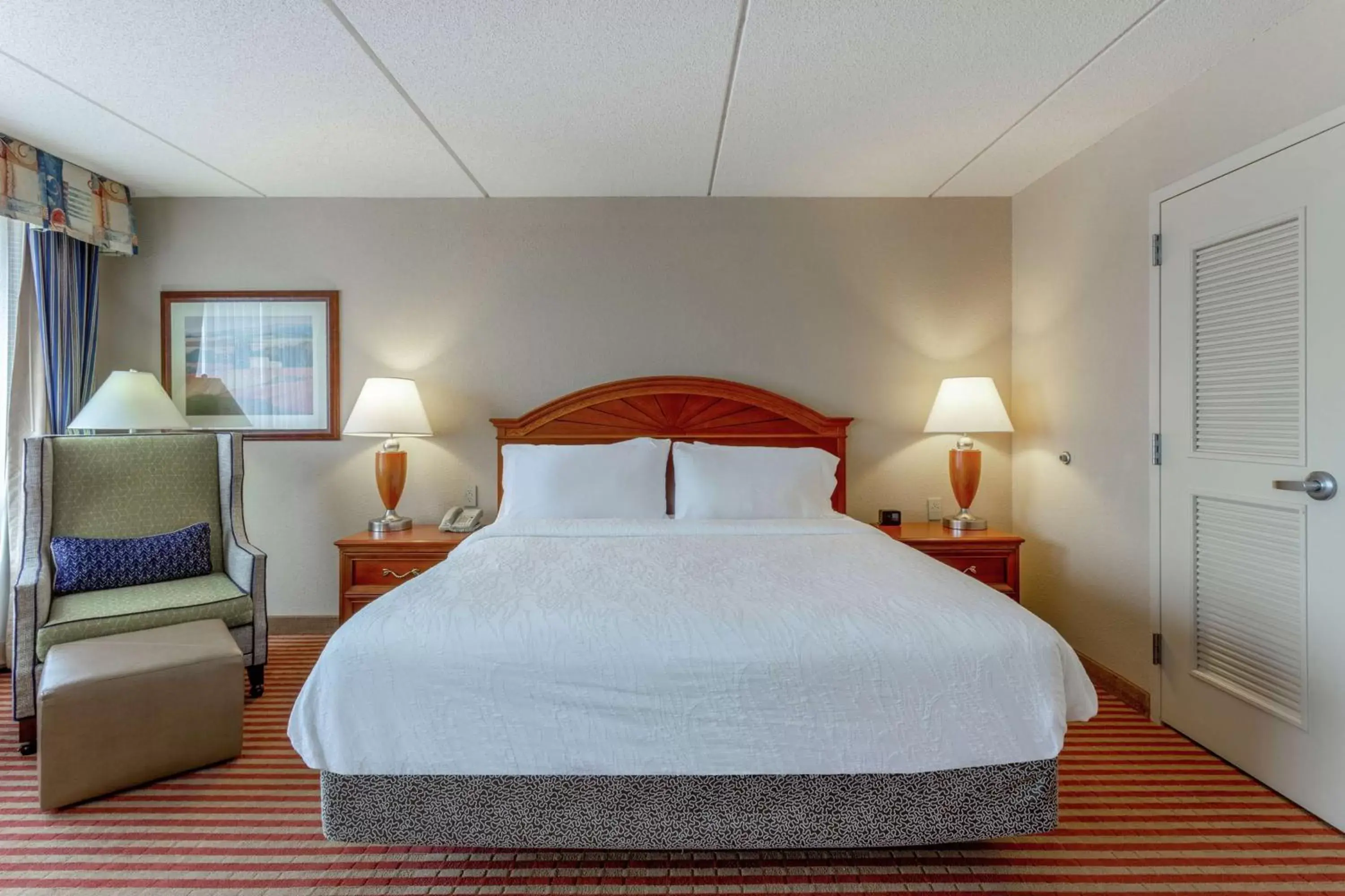 Living room, Bed in Hilton Garden Inn Richmond South/Southpark