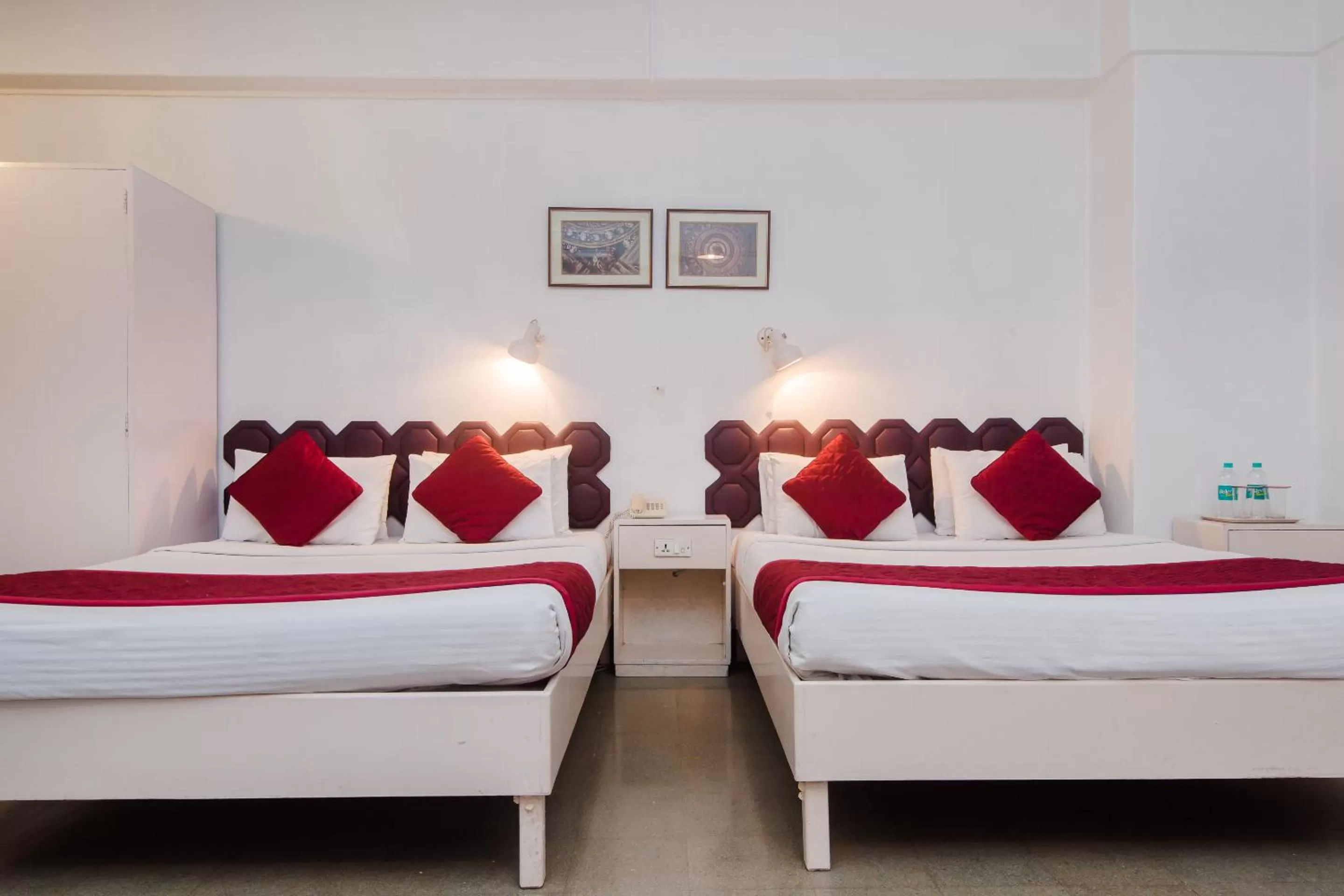 Bedroom, Bed in West End Hotel Opp Bombay Hospital