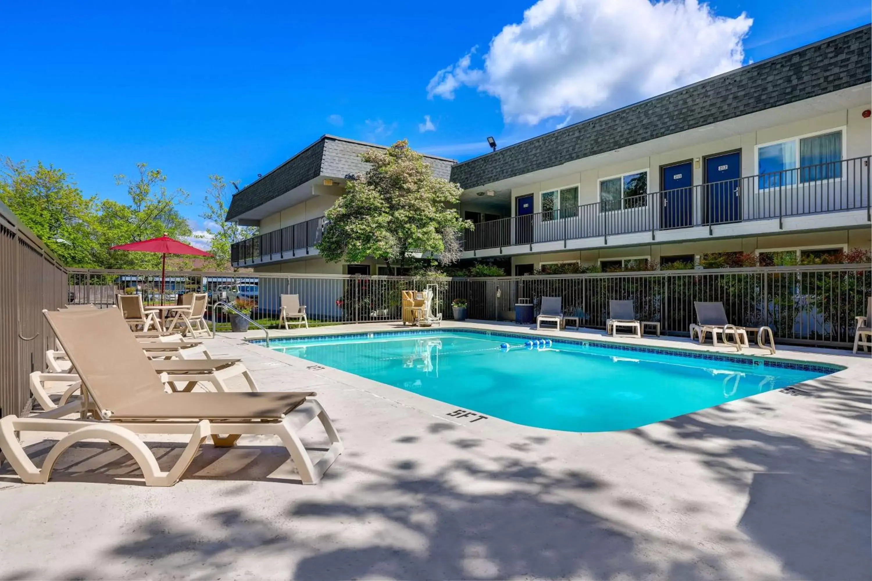 Activities, Property Building in Motel 6-Issaquah, WA - Seattle - East