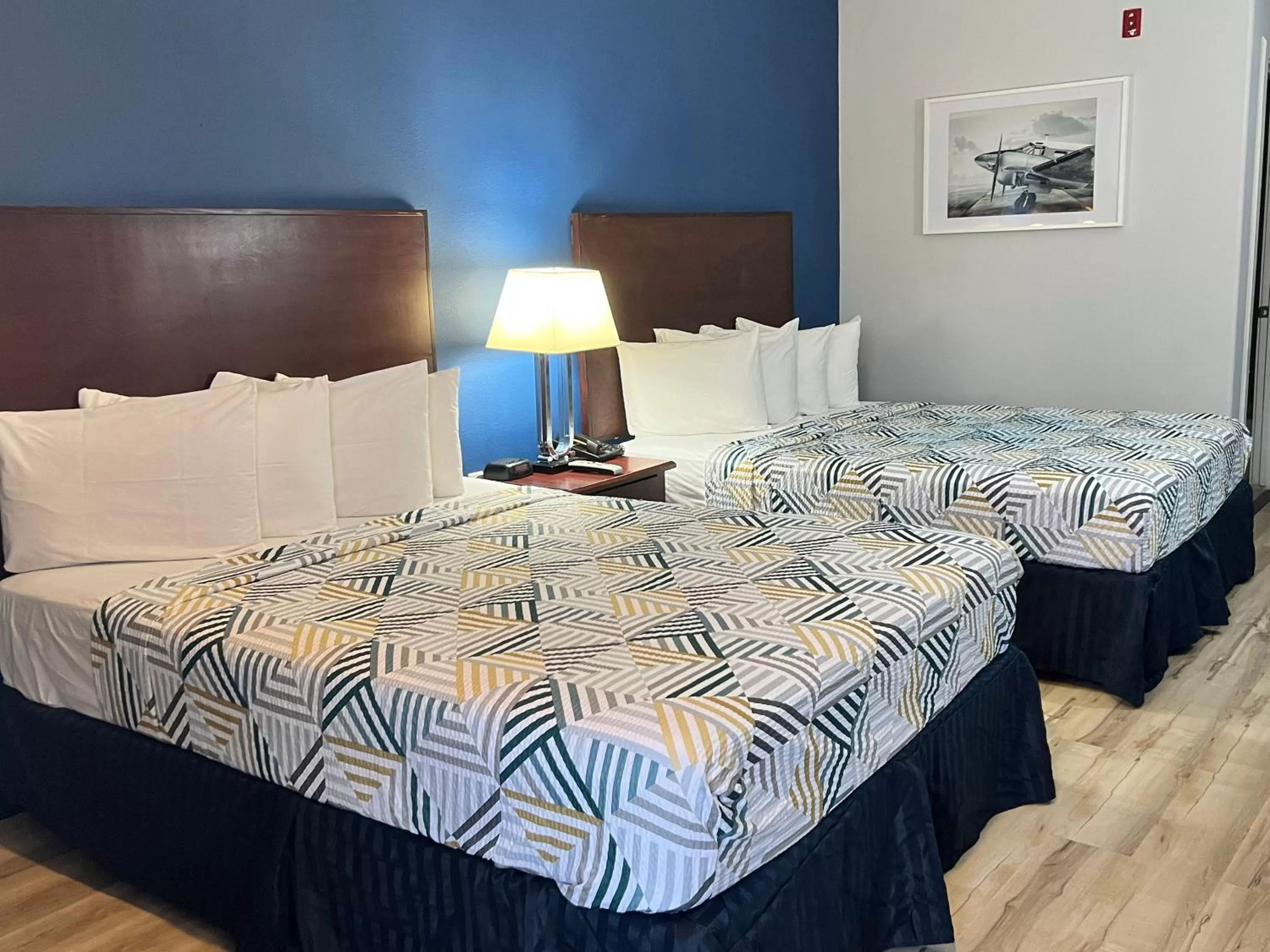 Bedroom, Bed in Baymont by Wyndham Ridgecrest