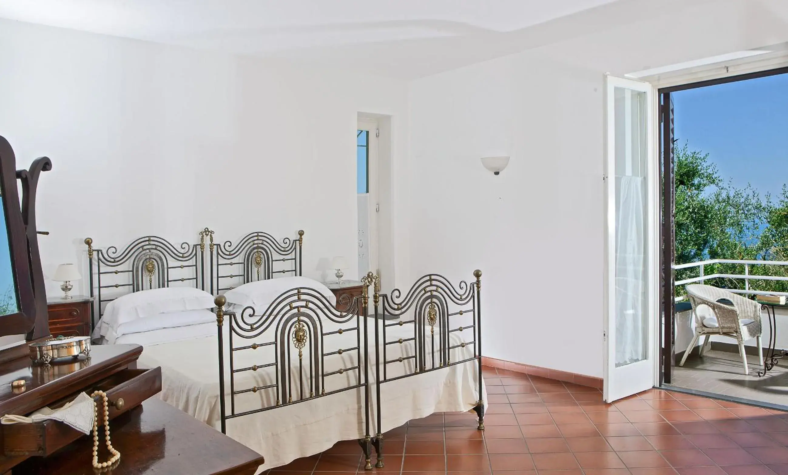 Bedroom in Villa Oriana Relais Bedroom in Villa Oriana Relais