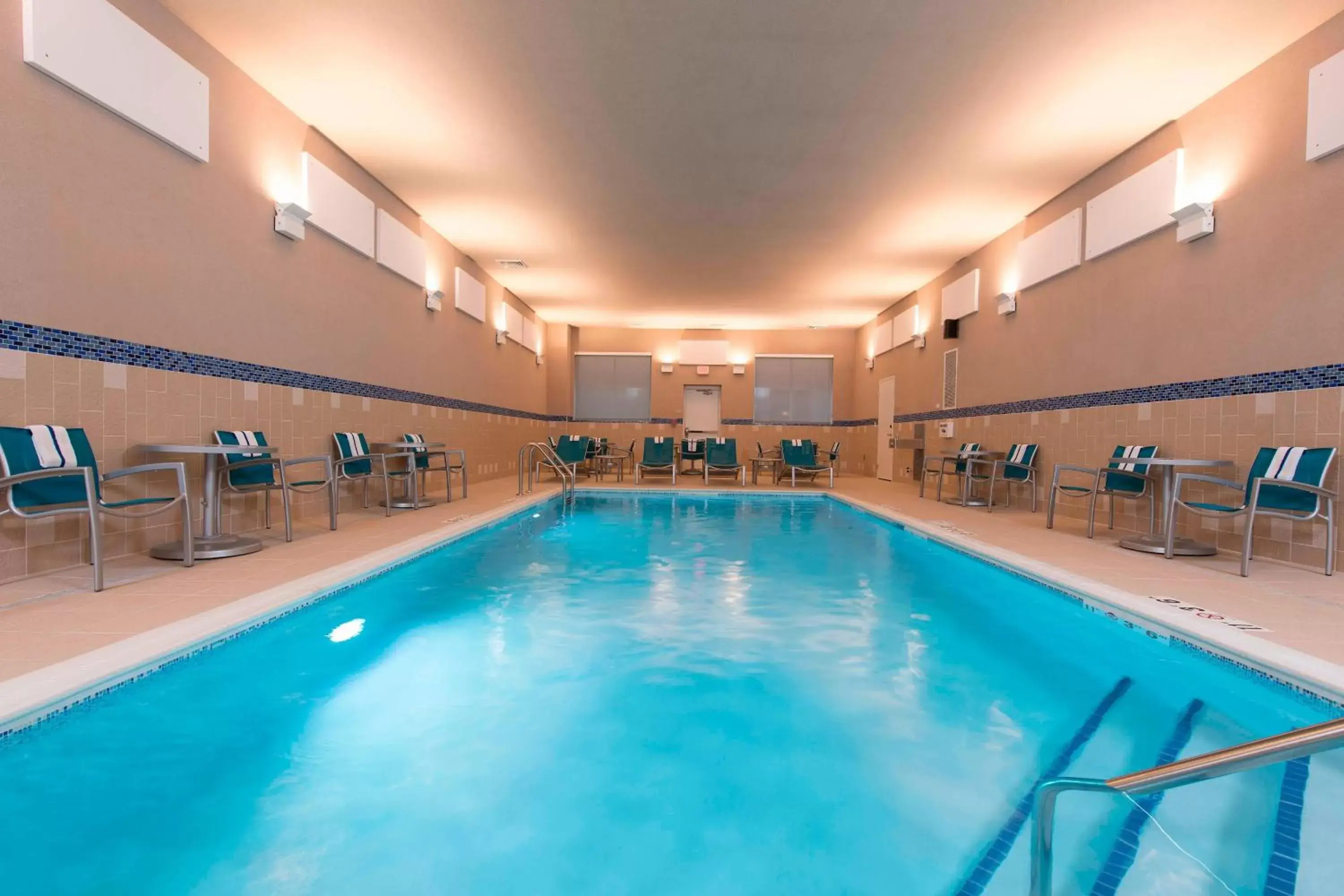 Swimming Pool in TownePlace Suites by Marriott Champaign