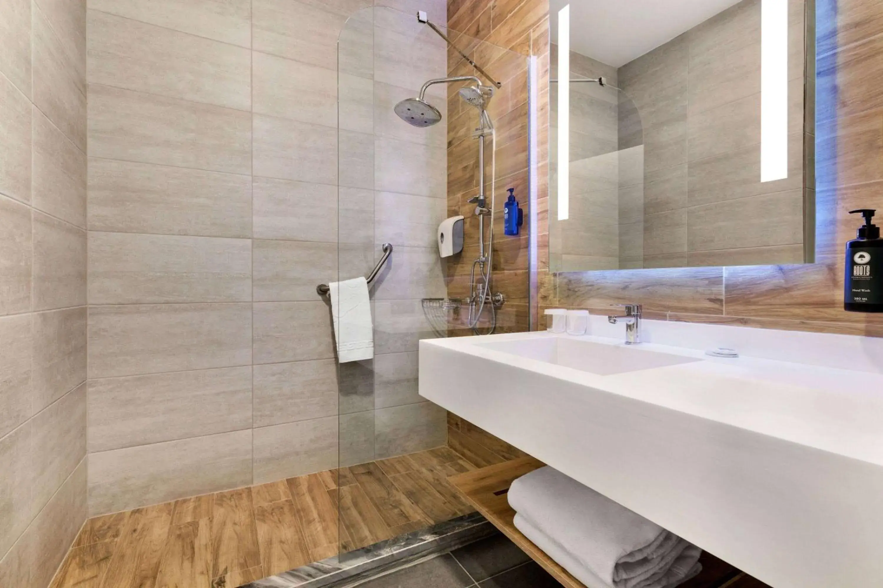 TV and multimedia, Bathroom in Days Hotel by Wyndham Istanbul Esenyurt