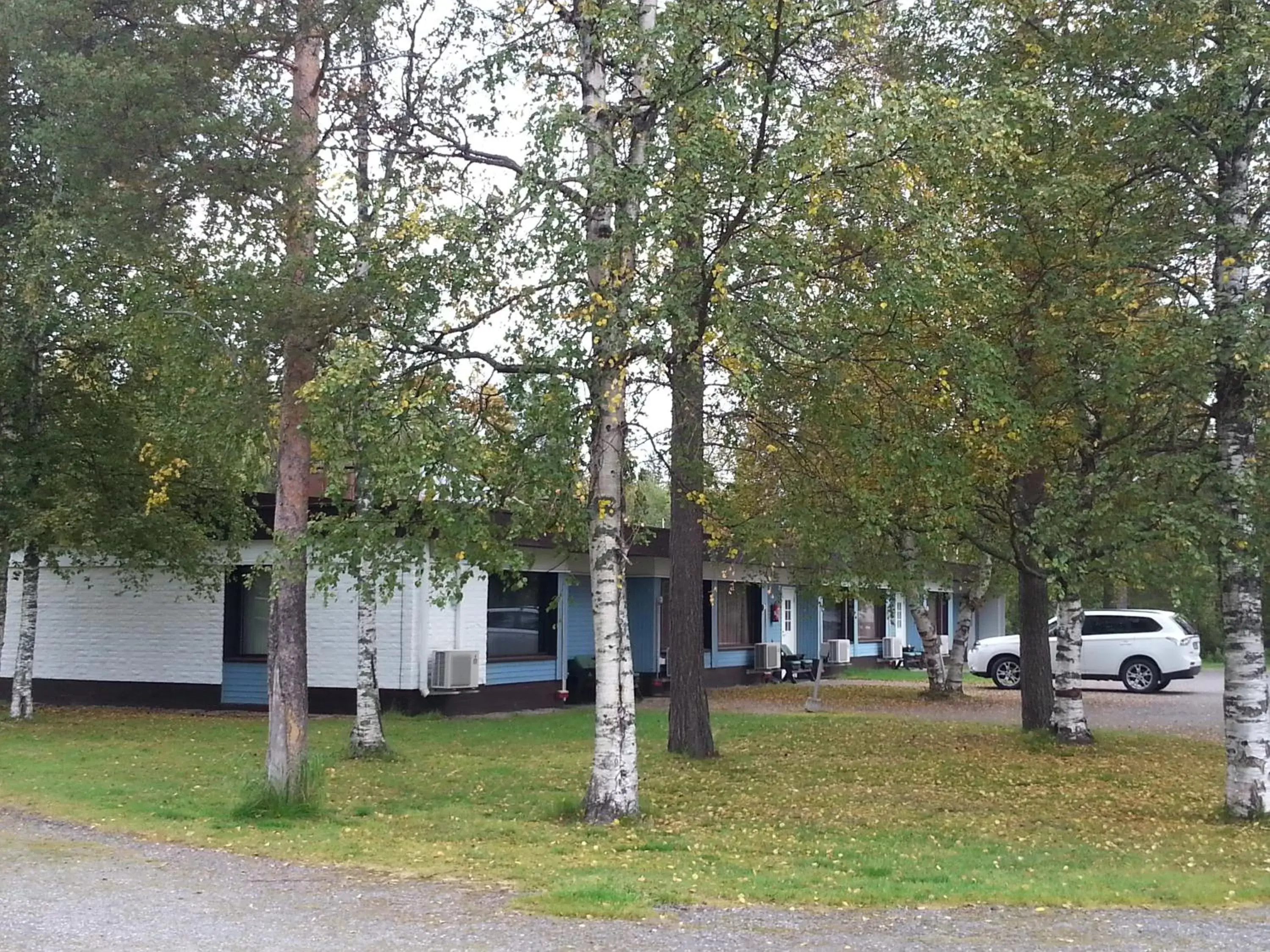 Photo of the whole room, Garden in Motelli Rovaniemi