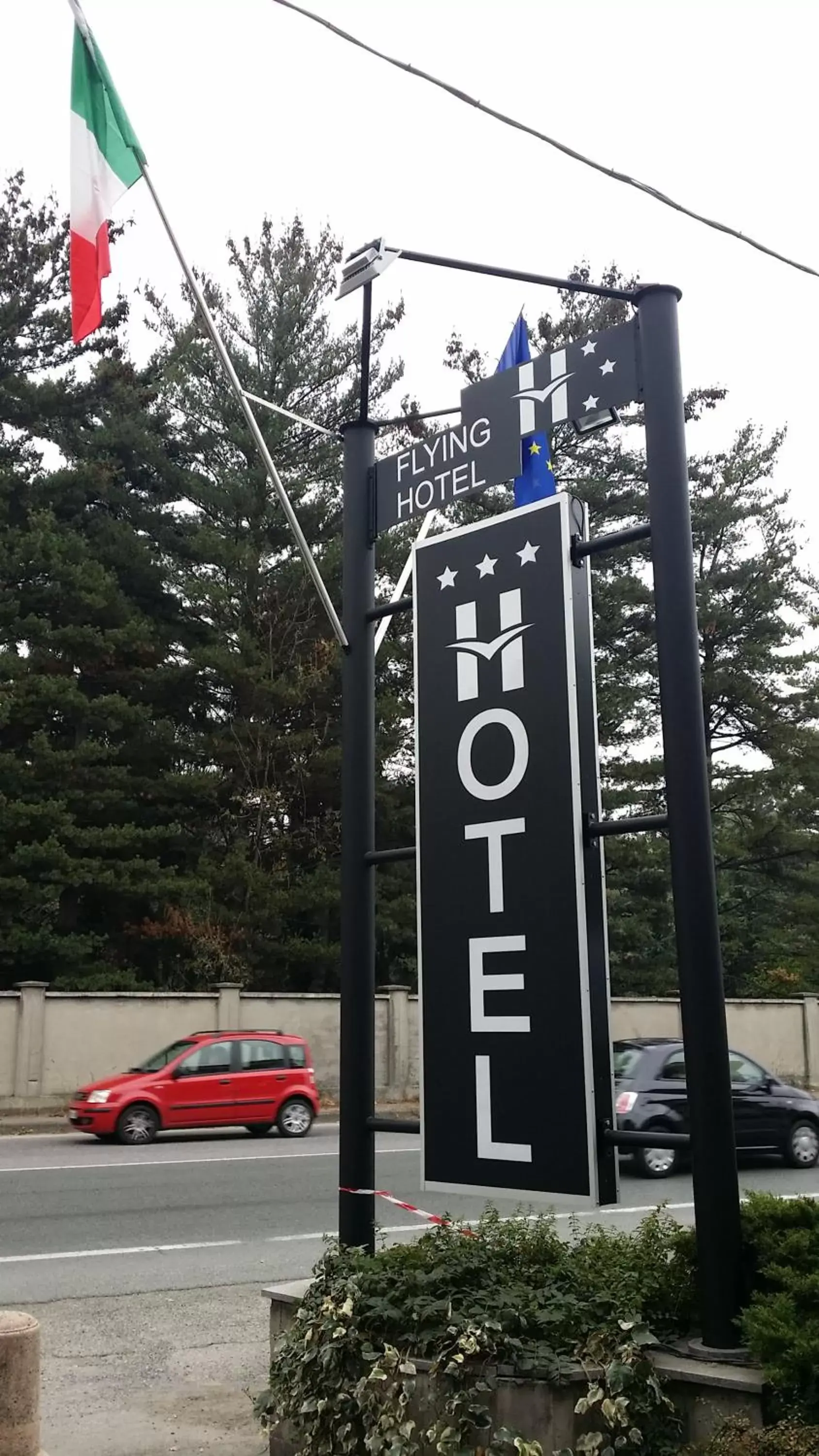 Facade/entrance, Property Logo/Sign in Flying Hotel