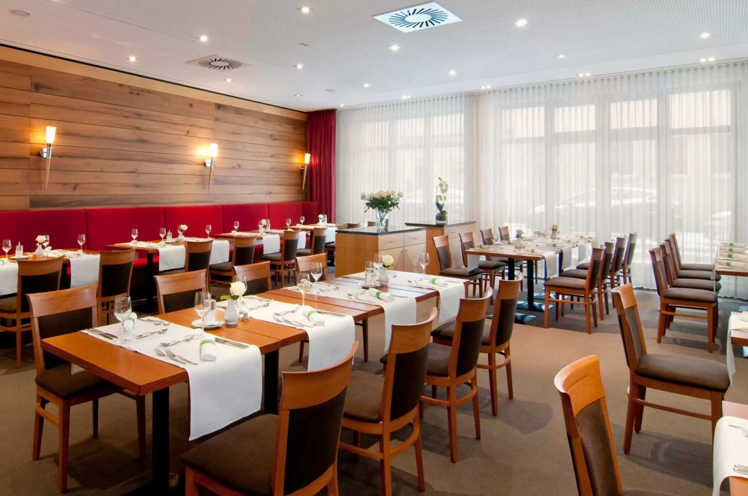 Restaurant/places to eat in Holiday Inn Nürnberg City Centre by IHG Restaurant/places to eat in Holiday Inn Nürnberg City Centre by IHG