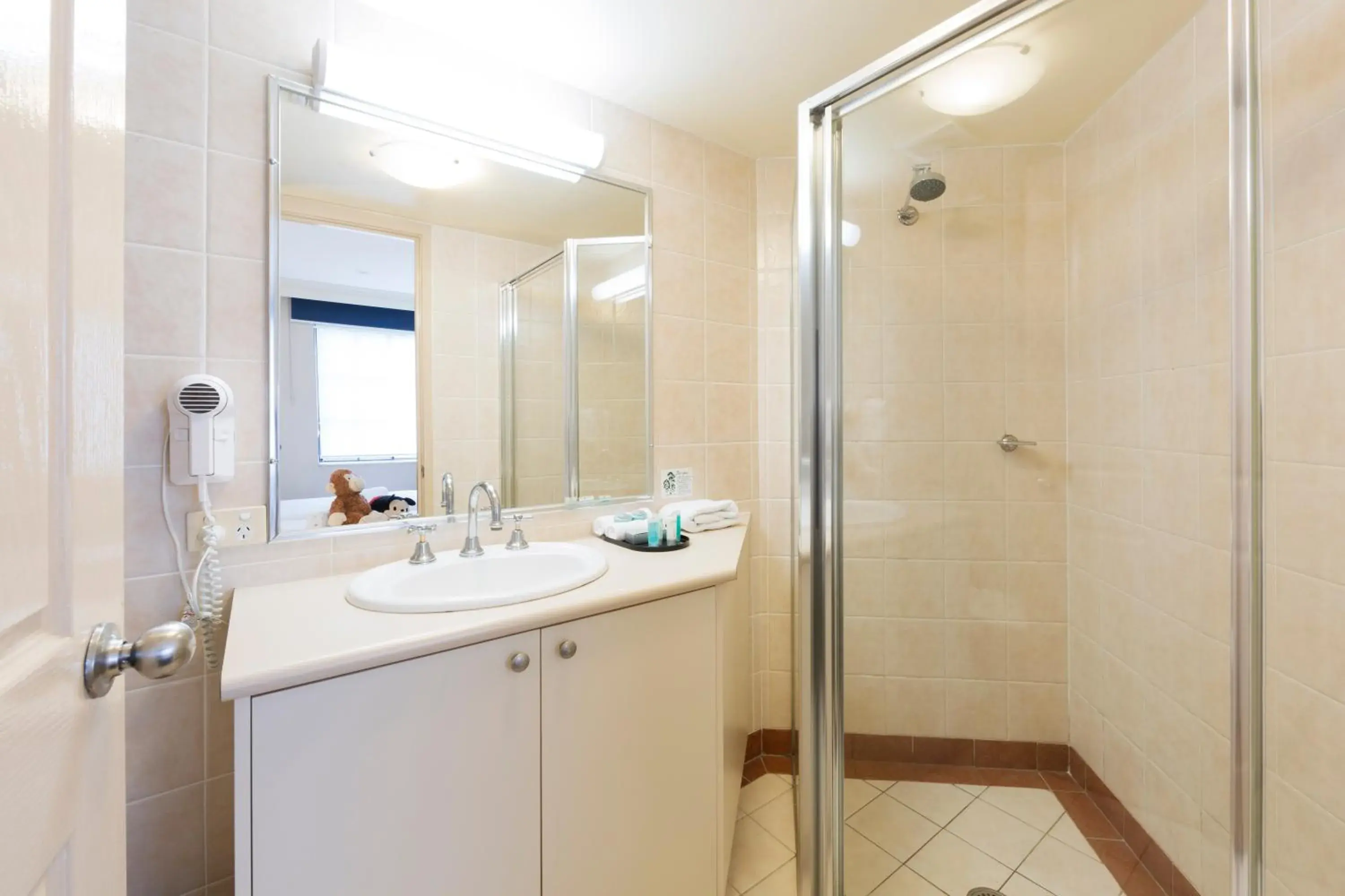 Bathroom in Canberra Parklands Central Apartment Hotel