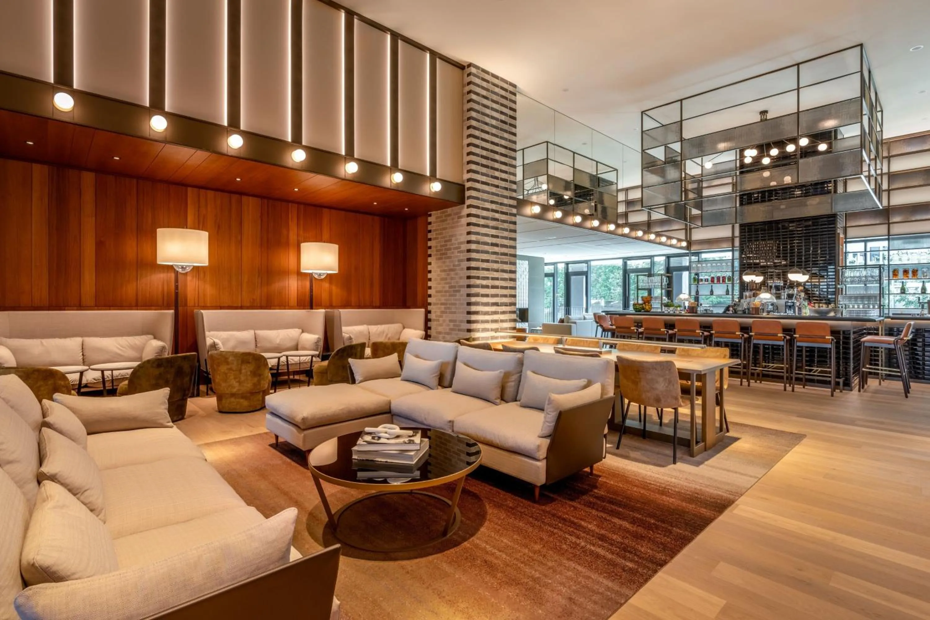 Lounge or bar in Munich Marriott Hotel City West