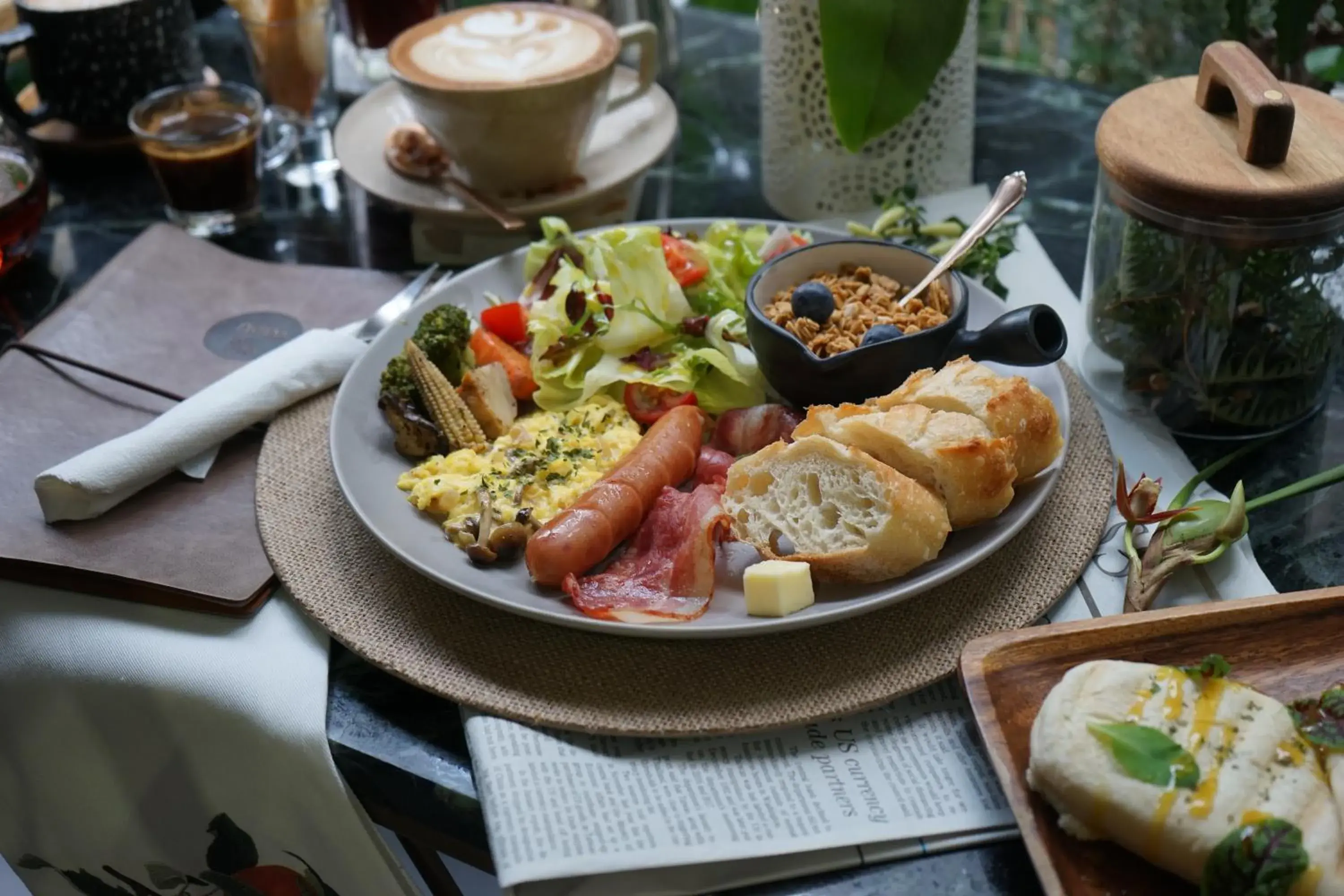 Continental breakfast in Nihao Cafe Hotel