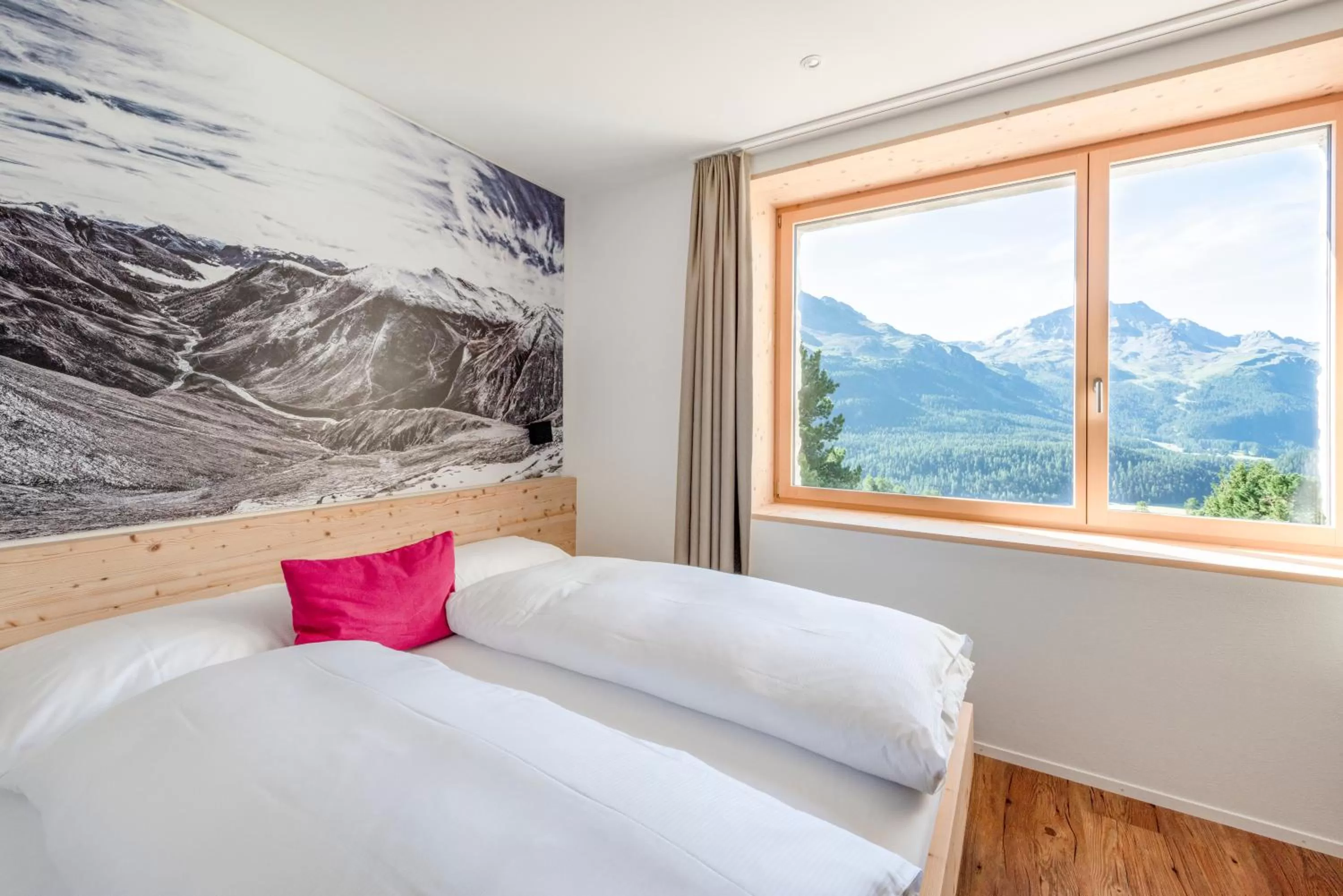 View (from property/room), Bed in Berghotel Randolins