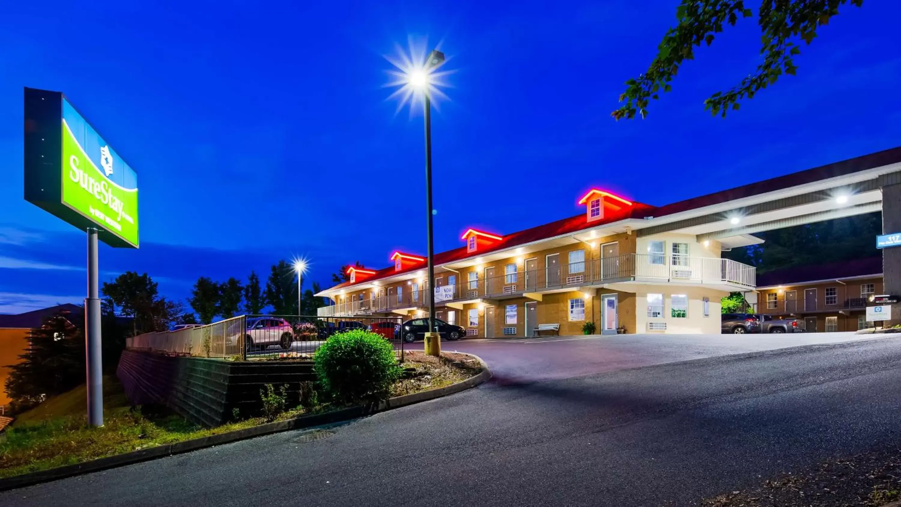 Property Building in Apple Valley Inn Pigeon Forge