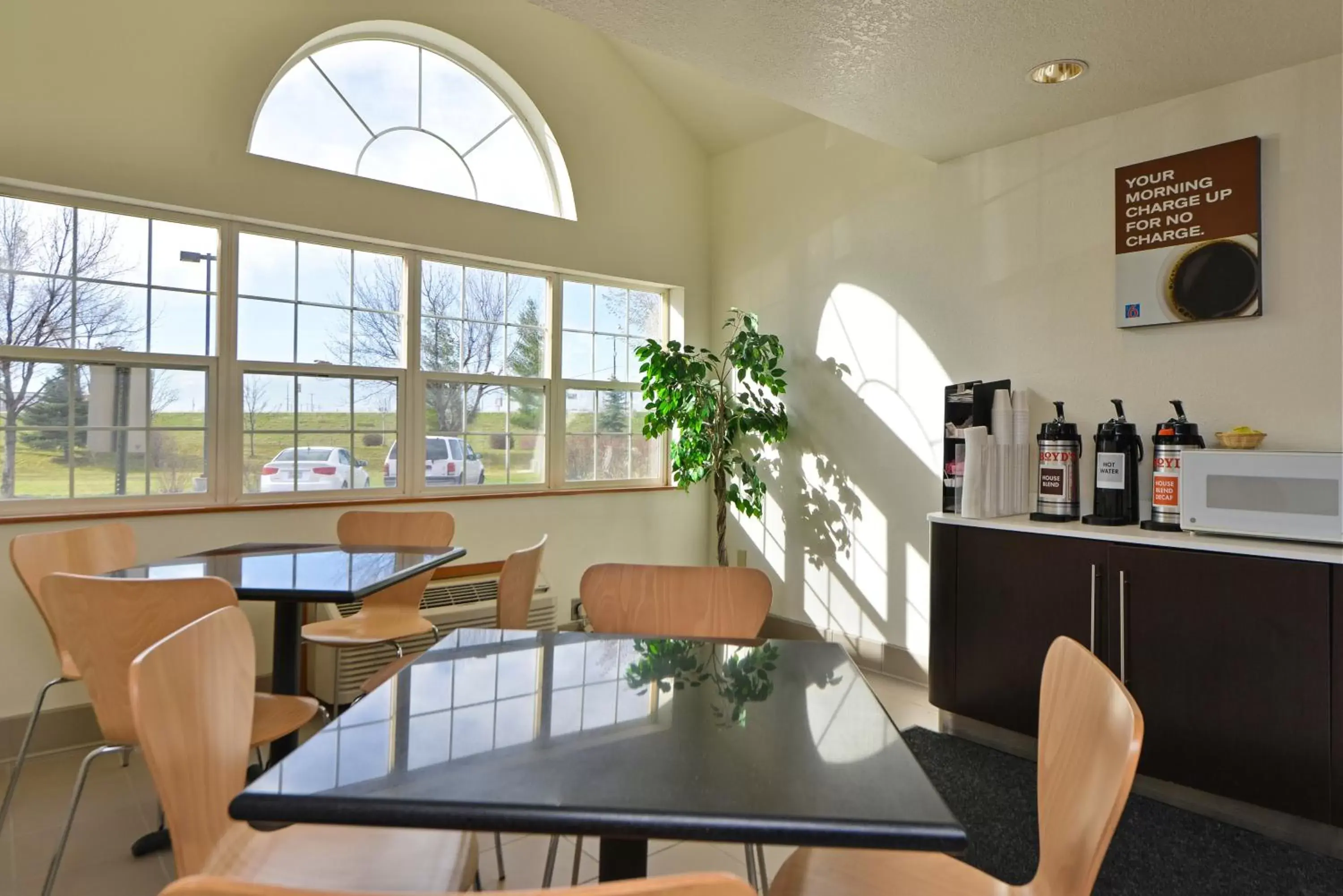 Restaurant/Places to Eat in Motel 6-Meridian, ID - Boise W