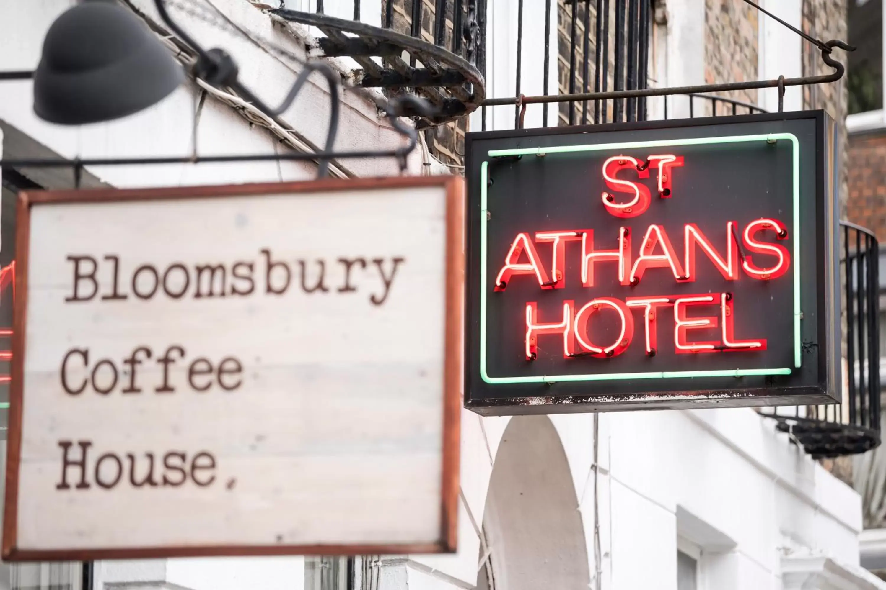 Restaurant/places to eat, Property Logo/Sign in St Athans Hotel