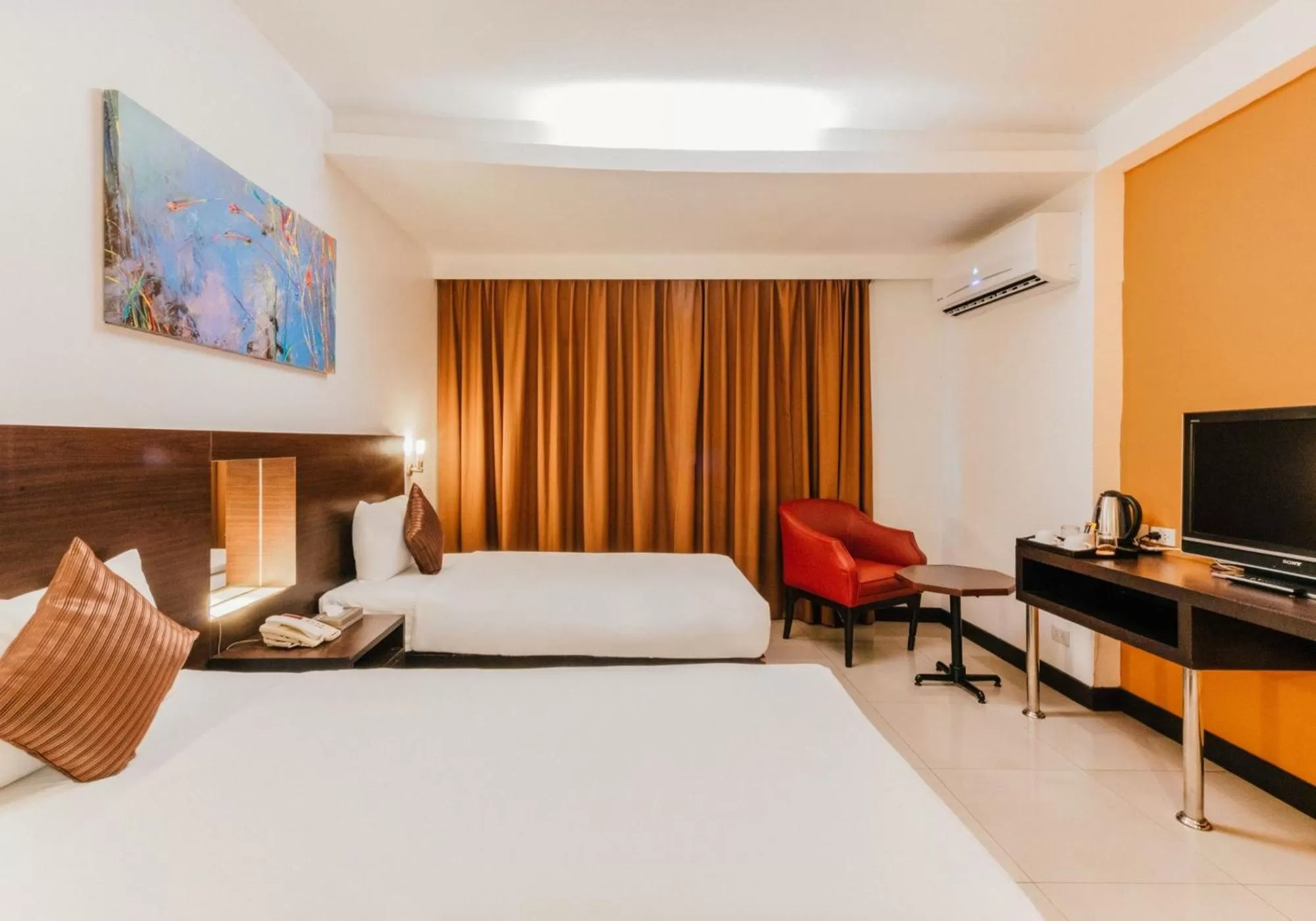 Bed in Baron Beach Hotel