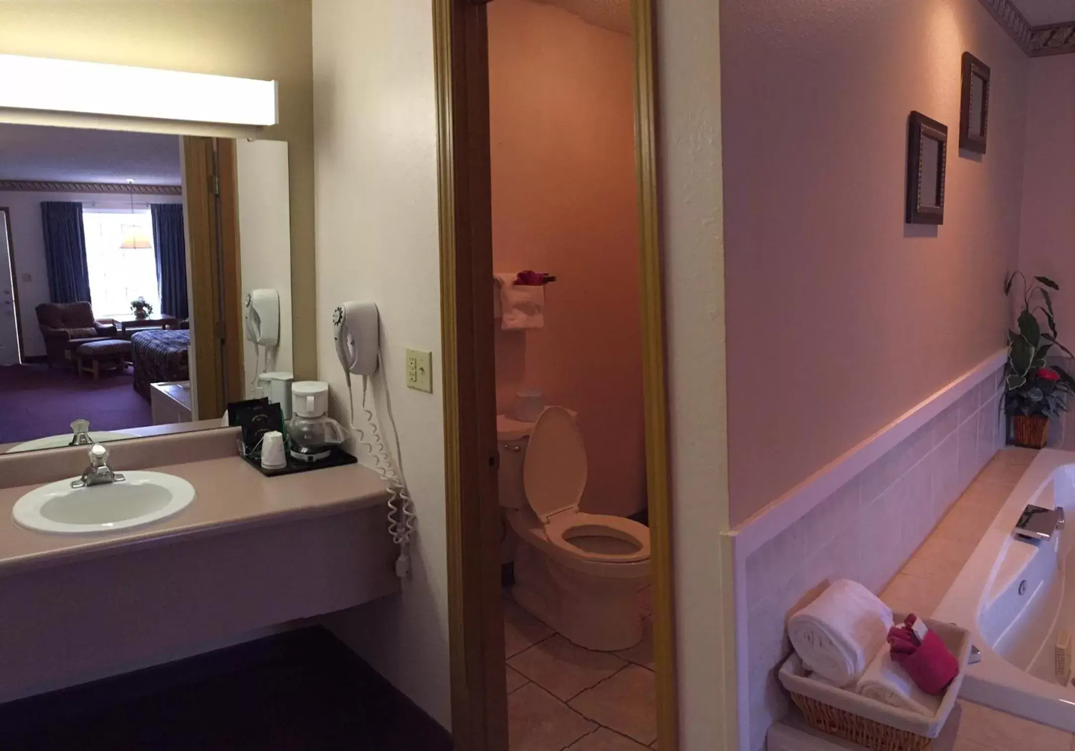 Other, Bathroom in Twelve Oaks Inn